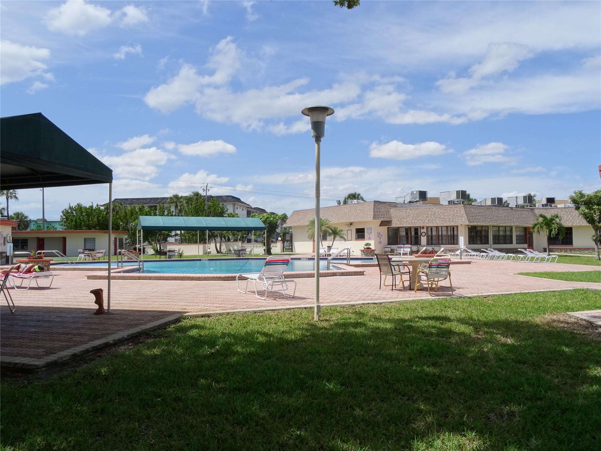 Homes for sale in Lauderdale Lakes, FL | 4140 Nw 44th Ave #211, Lauderdale Lakes, FL 33319 | MLS# F10515797