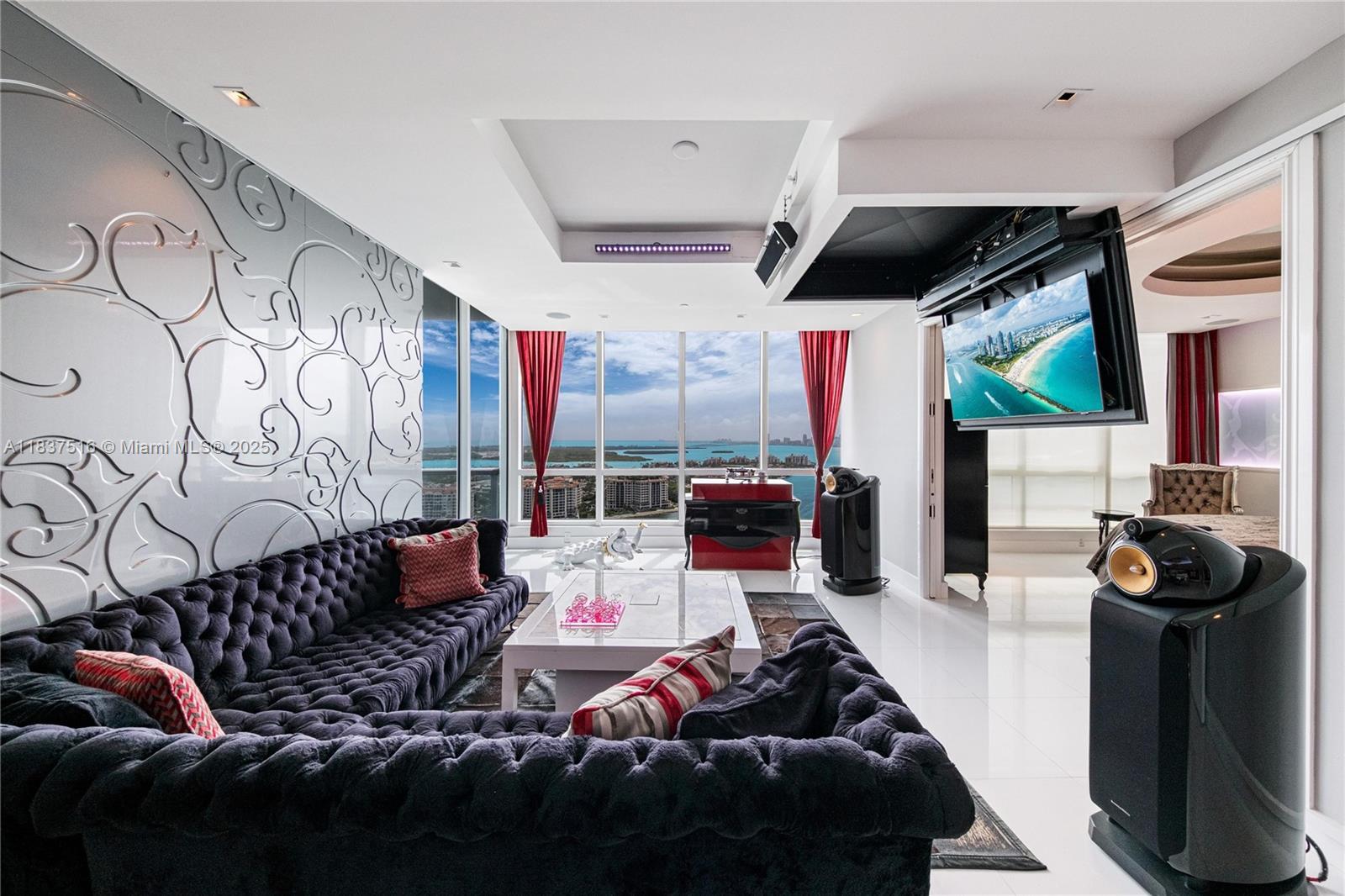 Continuum On South Beach