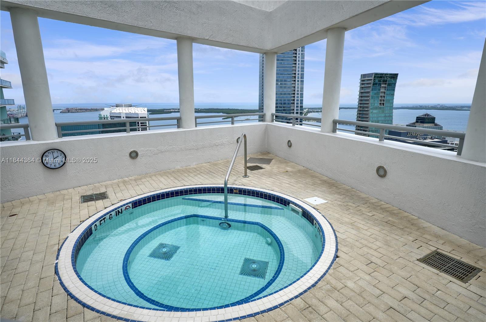 60 SW 13 st #4411, Miami FL 33130