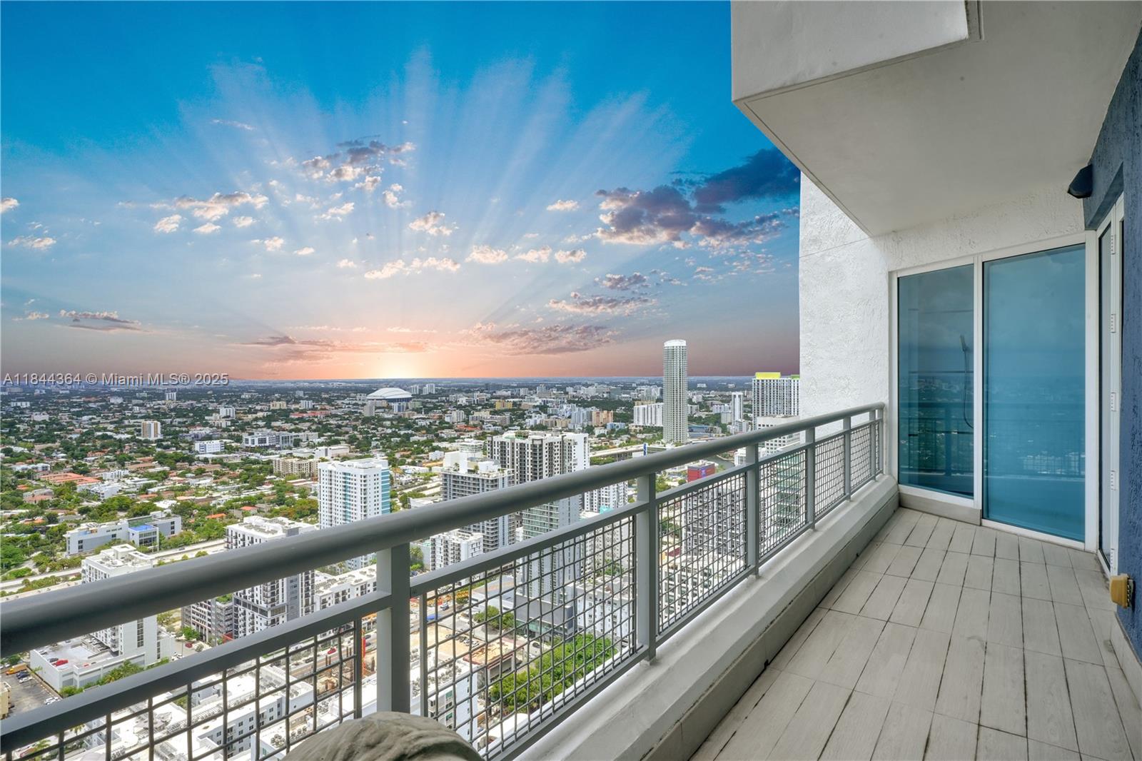 60 SW 13 st #4411, Miami FL 33130
