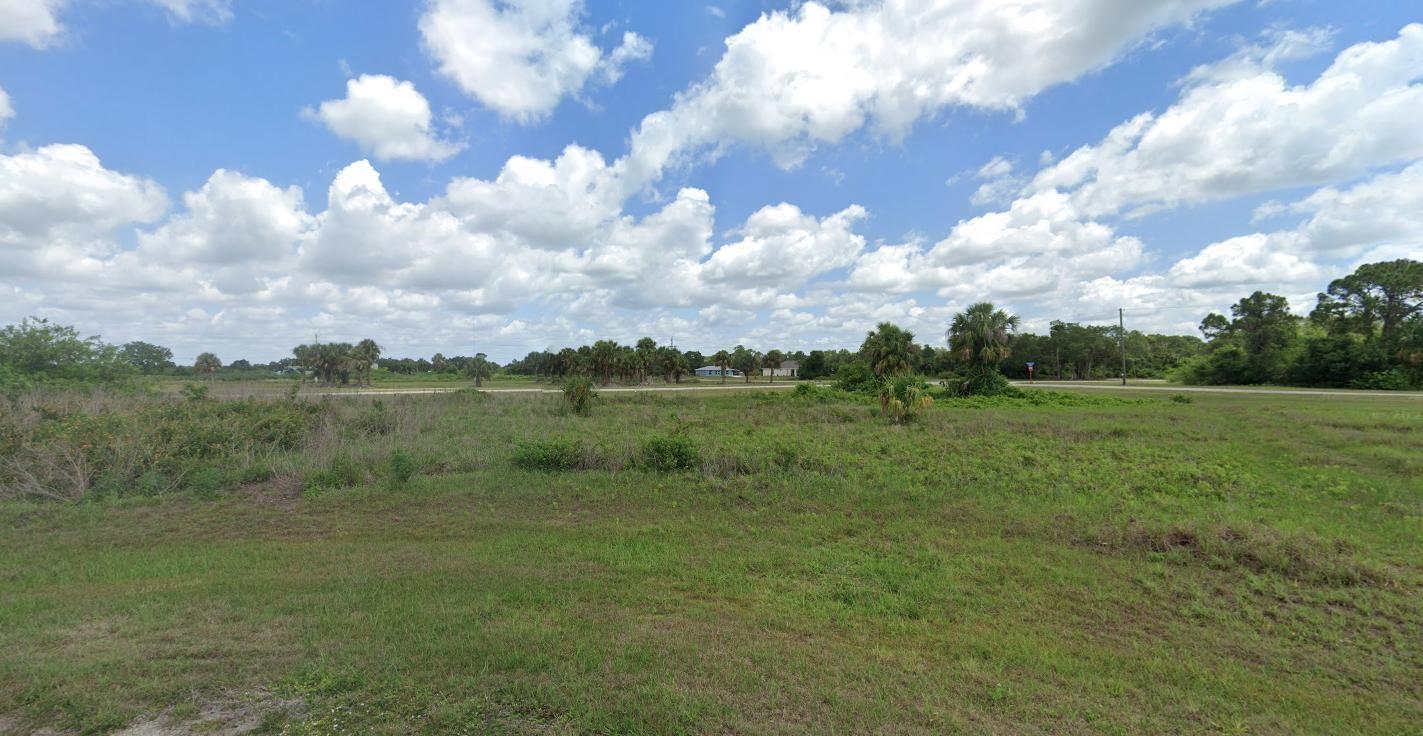 Homes for sale in Port Labelle, FL | 7016 Alpine Ct, Port Labelle, FL 33935 | MLS# F10516344