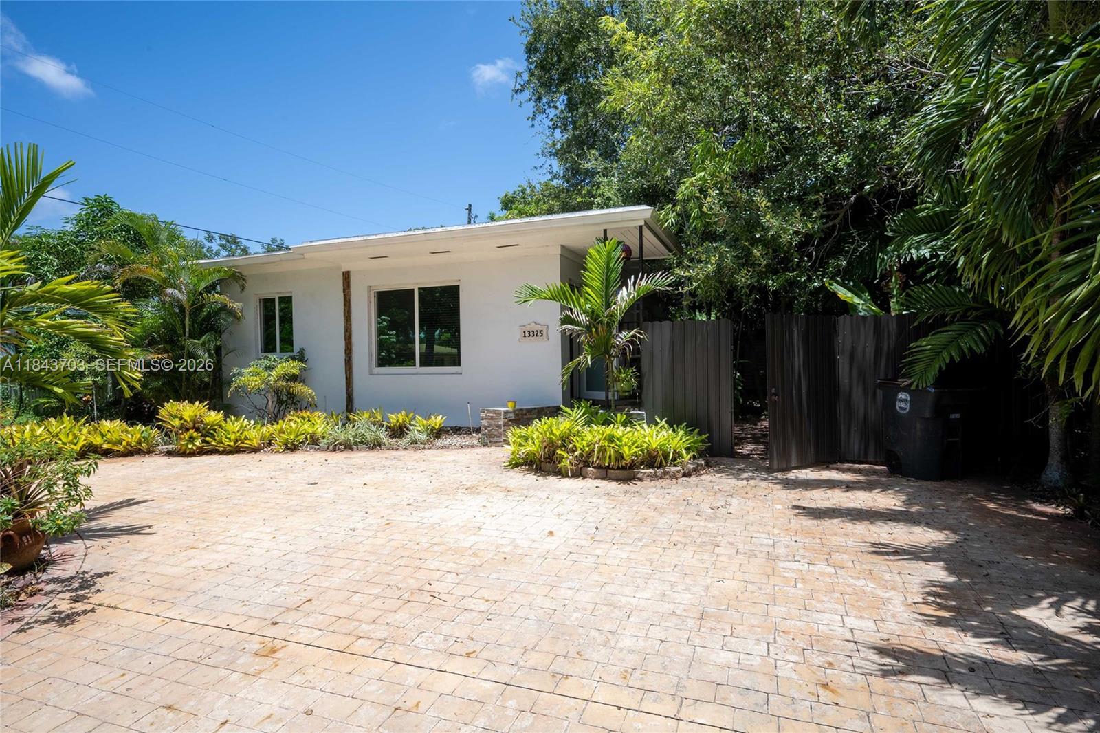 13325 10th Ave, North Miami, Florida 33161