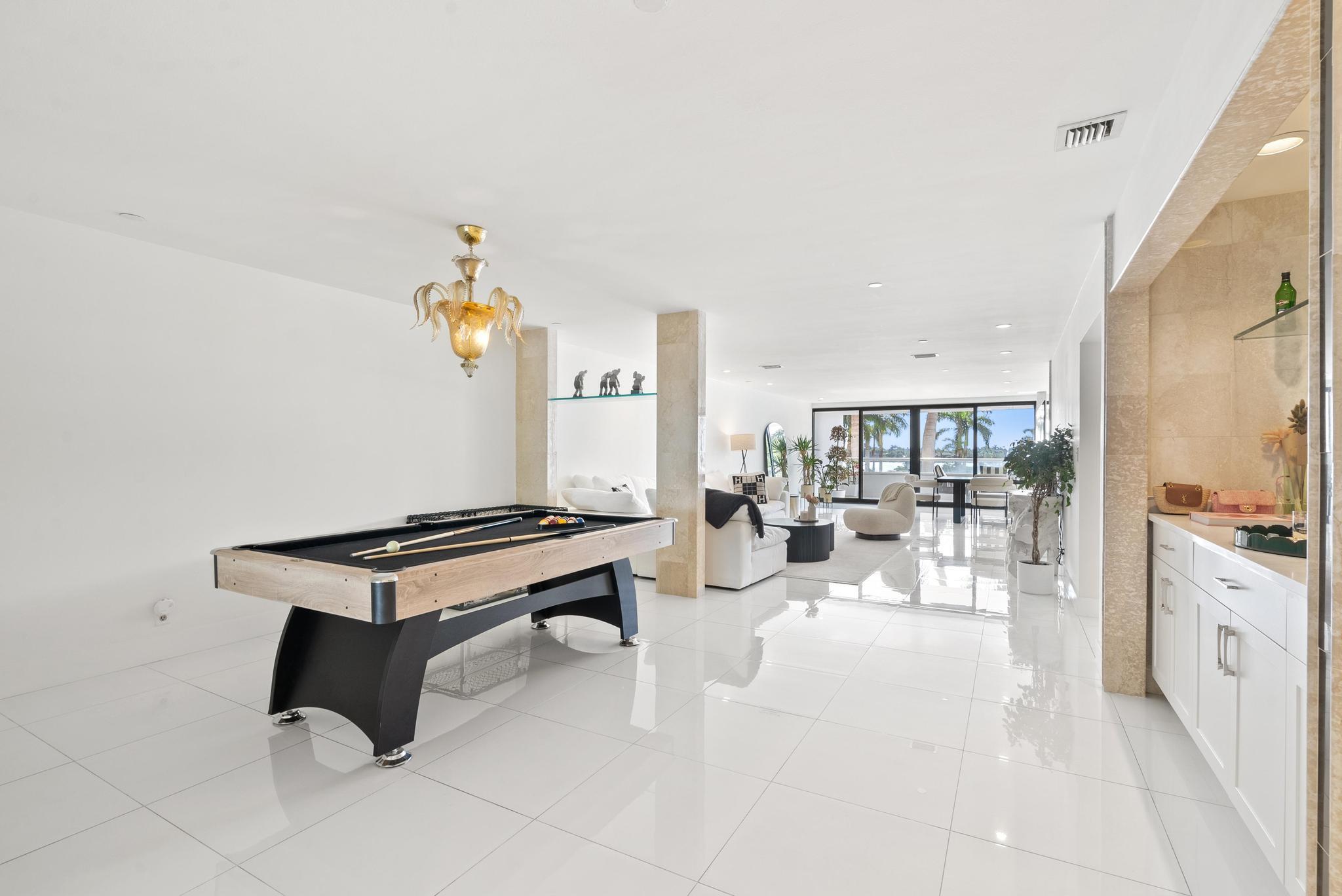 Plaza Of The Palm Beaches