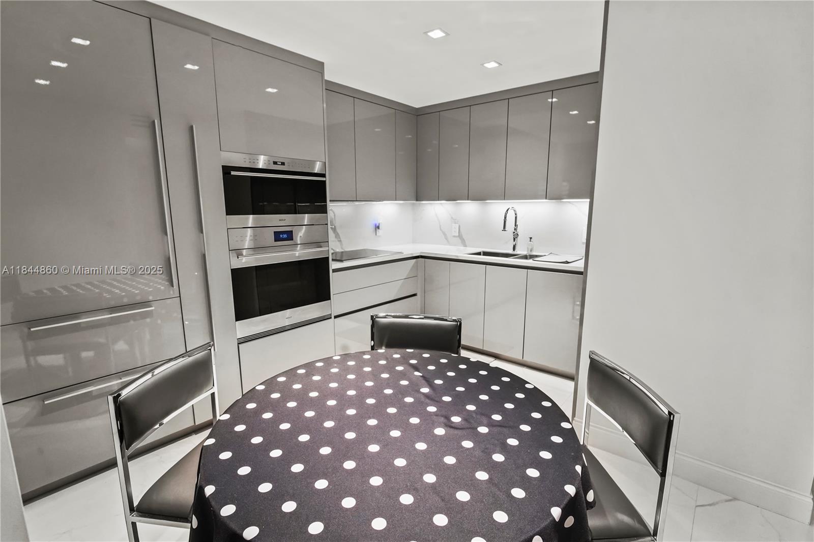 8877 Collins Ave #705, Surfside FL 33154
