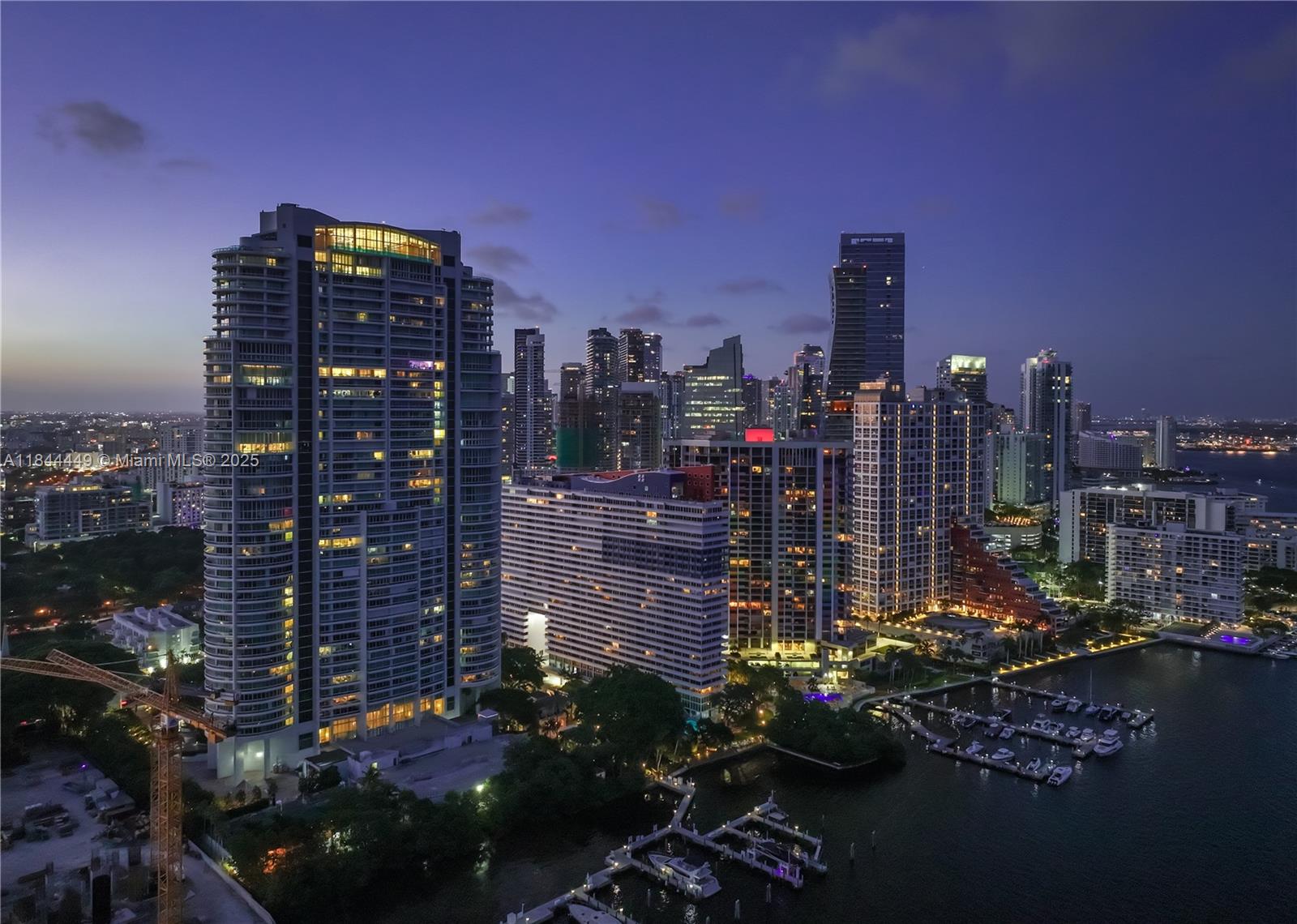 Apartamento à Venda em Miami, FL