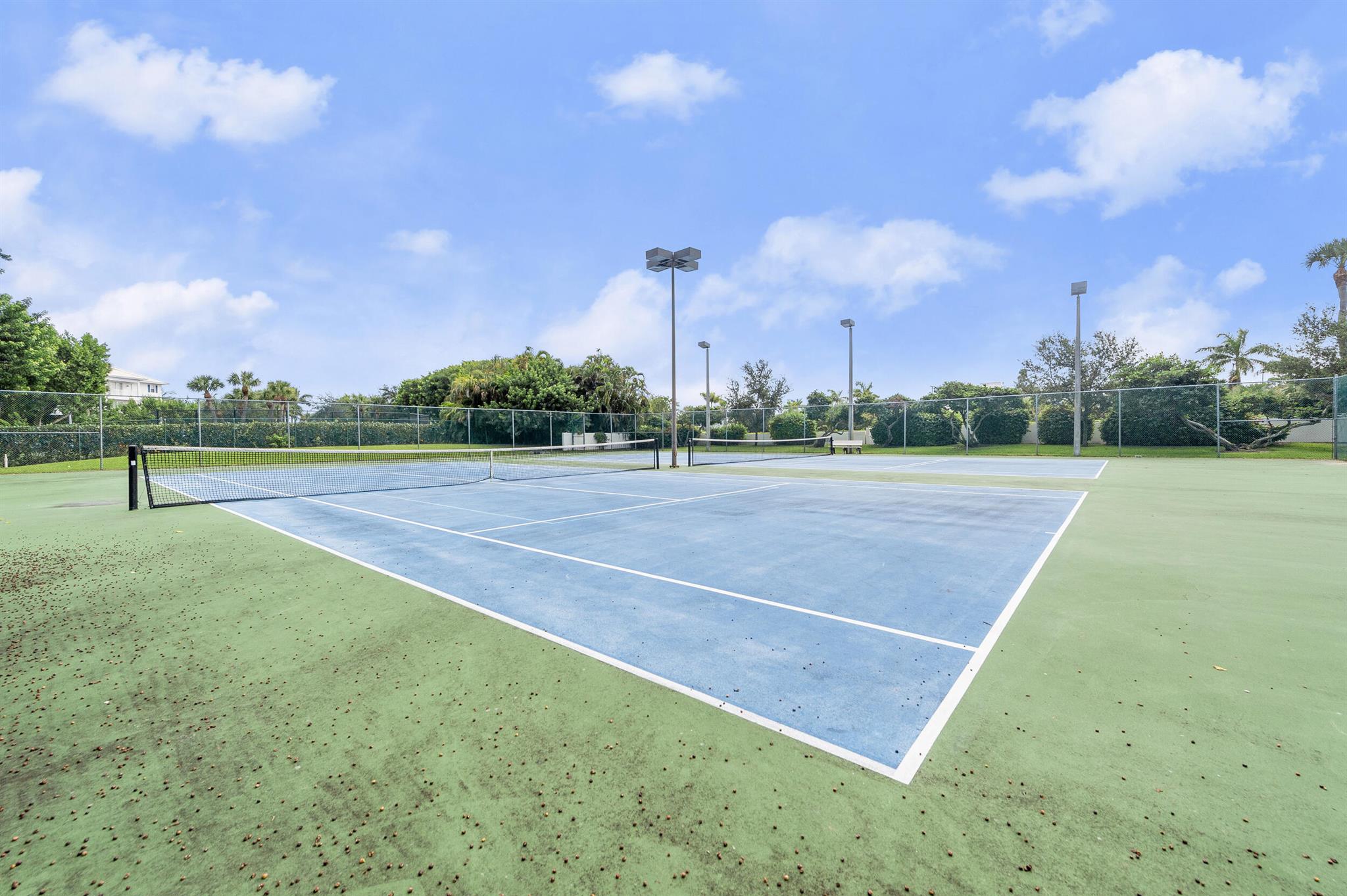 Homes for sale in Juno Beach, FL | 215 Oak Harbour Dr, Juno Beach, FL 33408 | MLS# R11109502