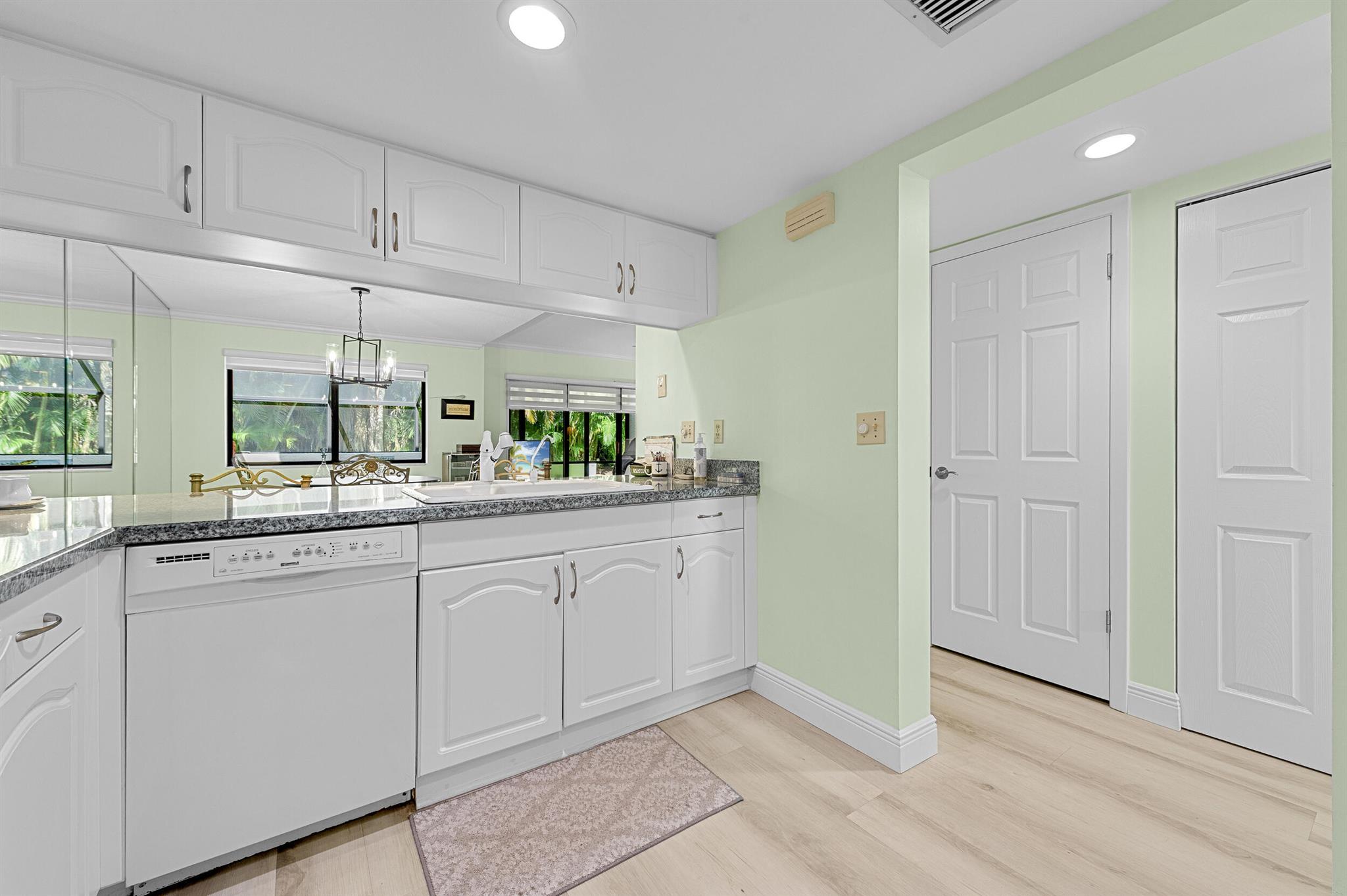 Homes for sale in Juno Beach, FL | 215 Oak Harbour Dr, Juno Beach, FL 33408 | MLS# R11109502