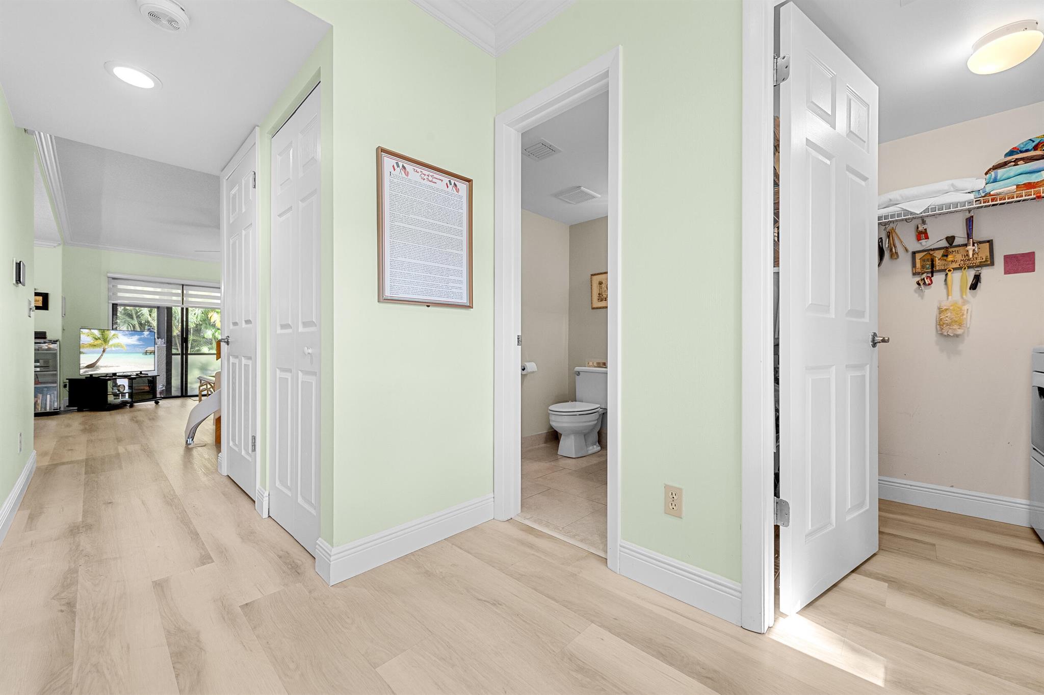 Homes for sale in Juno Beach, FL | 215 Oak Harbour Dr, Juno Beach, FL 33408 | MLS# R11109502