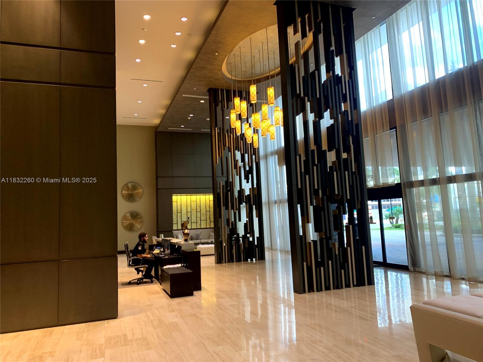 5252-nw-85th-ave-803-doral-fl-33166/hzid_da9de1c6