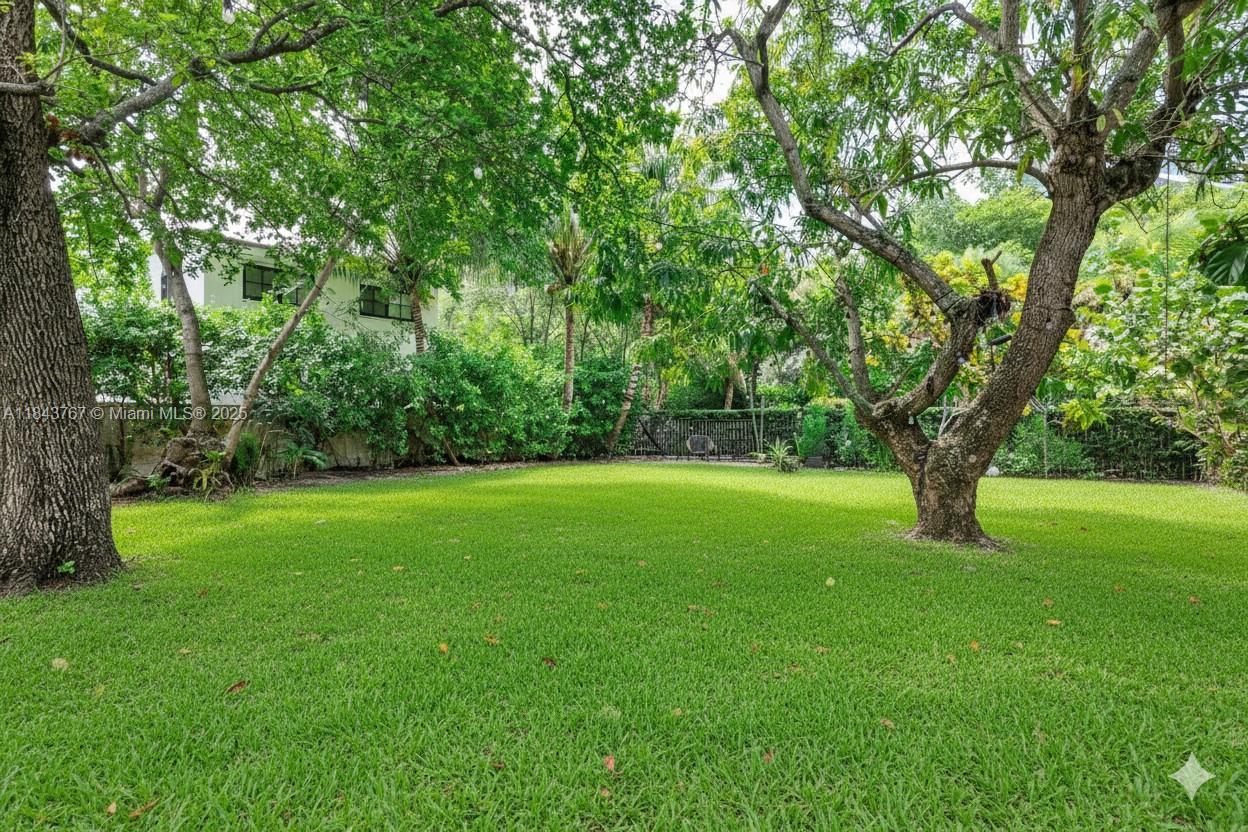 484 NE 57th St, Miami FL 33137