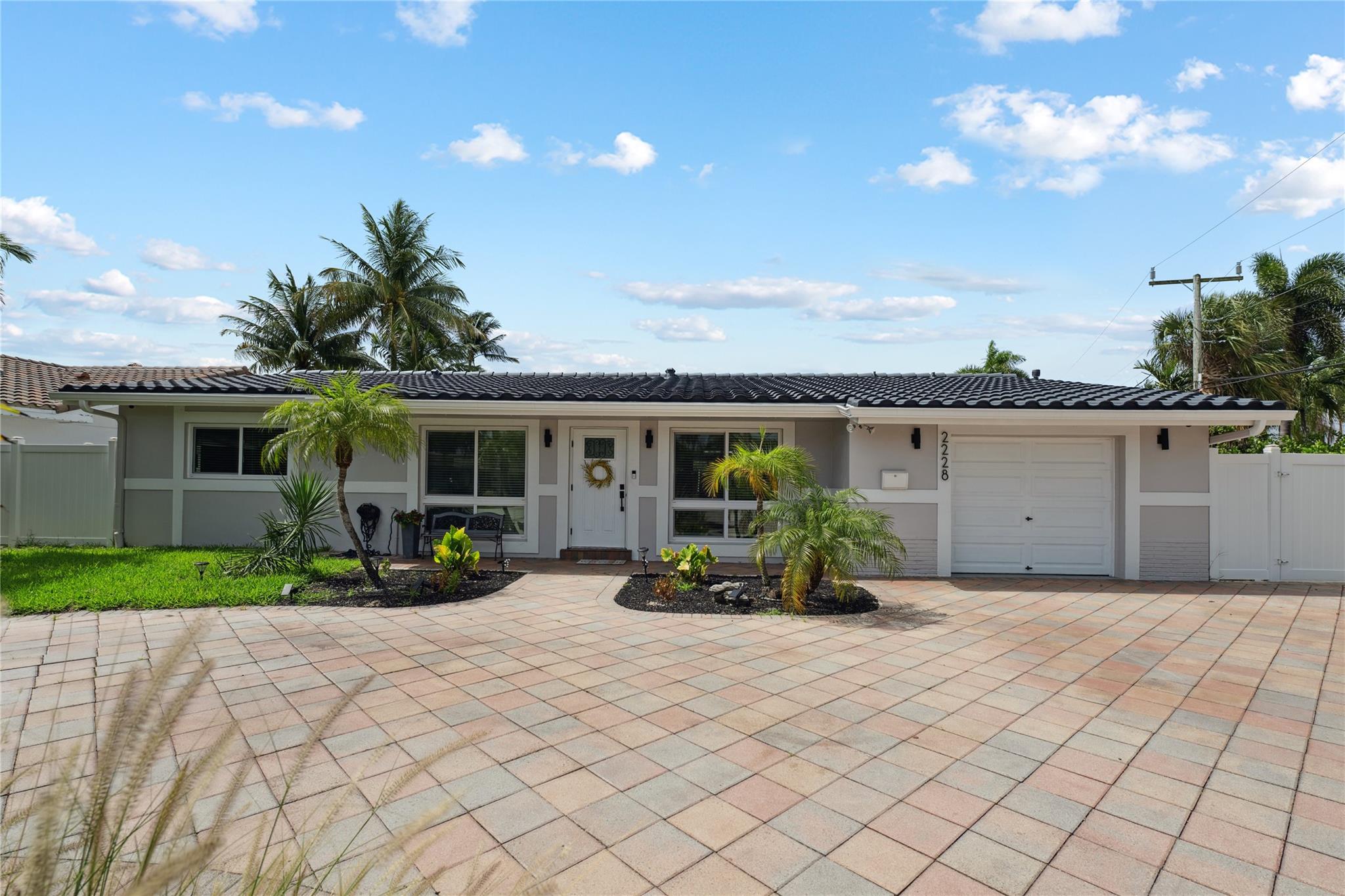 Homes for sale in Pompano Beach, FL | 2228 Se 10th St, Pompano Beach, FL 33062 | MLS# F10516545