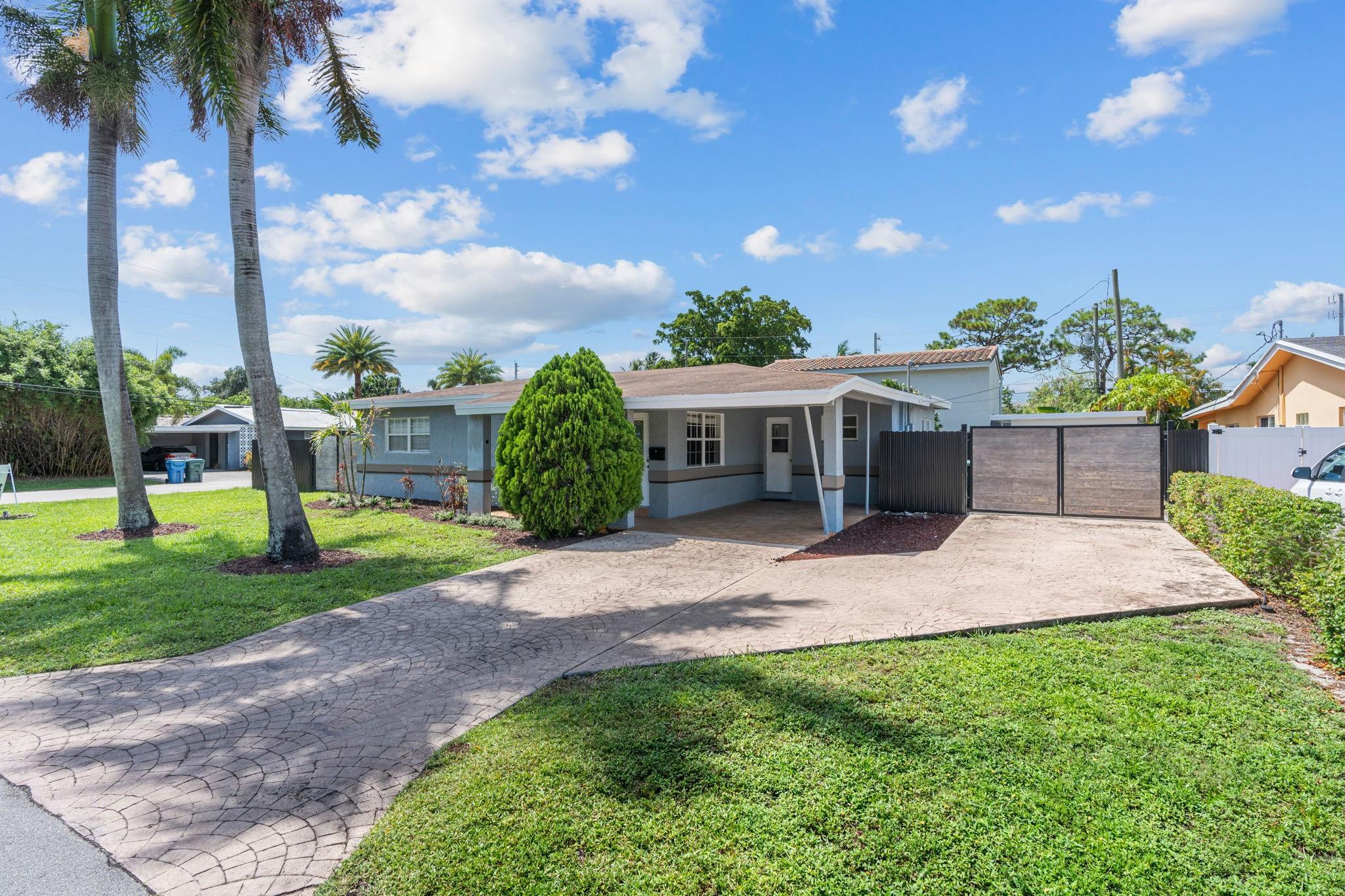 House for Sale in Oakland Park, FL