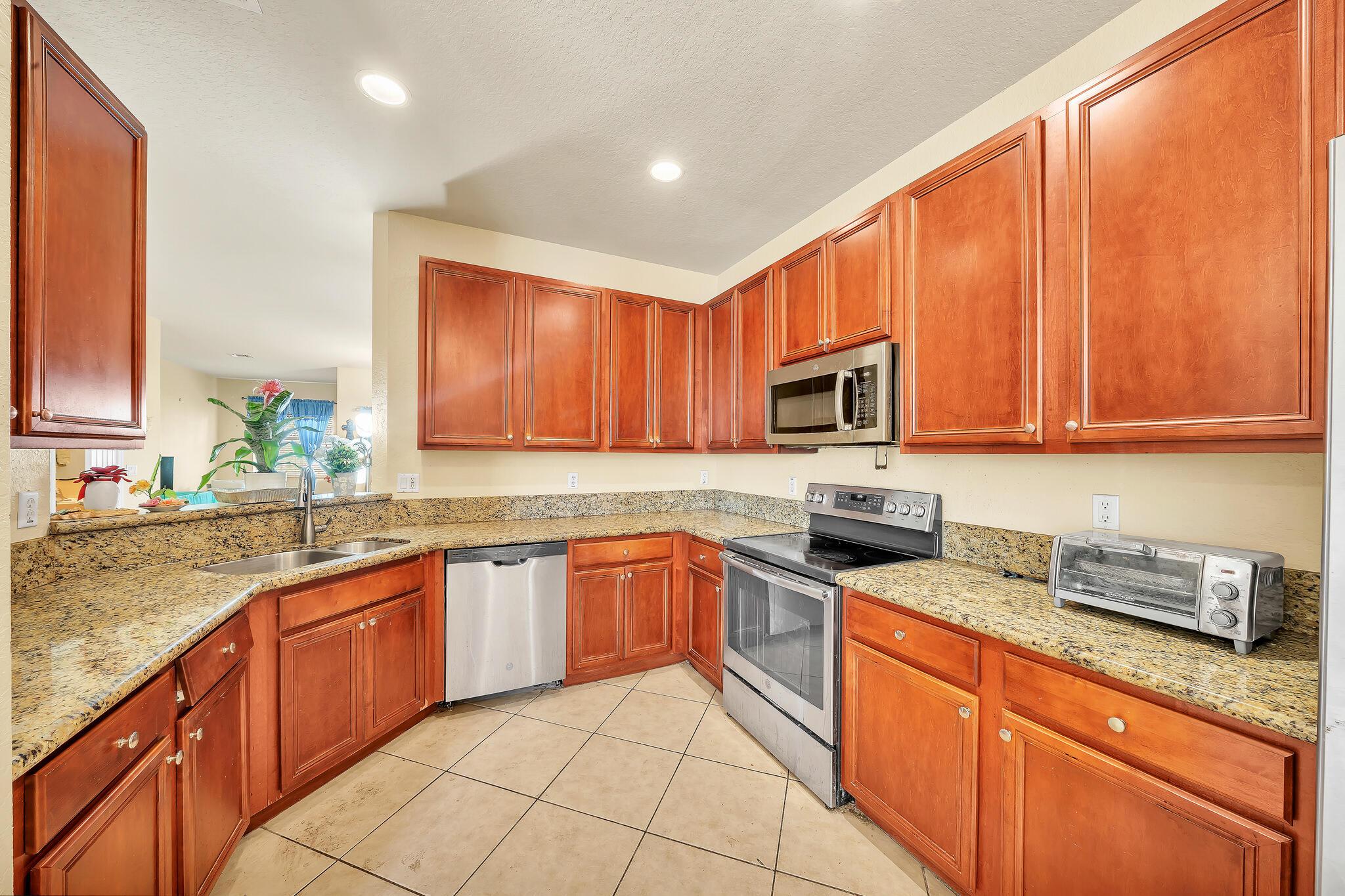 Homes for sale in Greenacres, FL | 3102 Grandiflora Dr, Greenacres, FL 33467 | MLS# R11109688