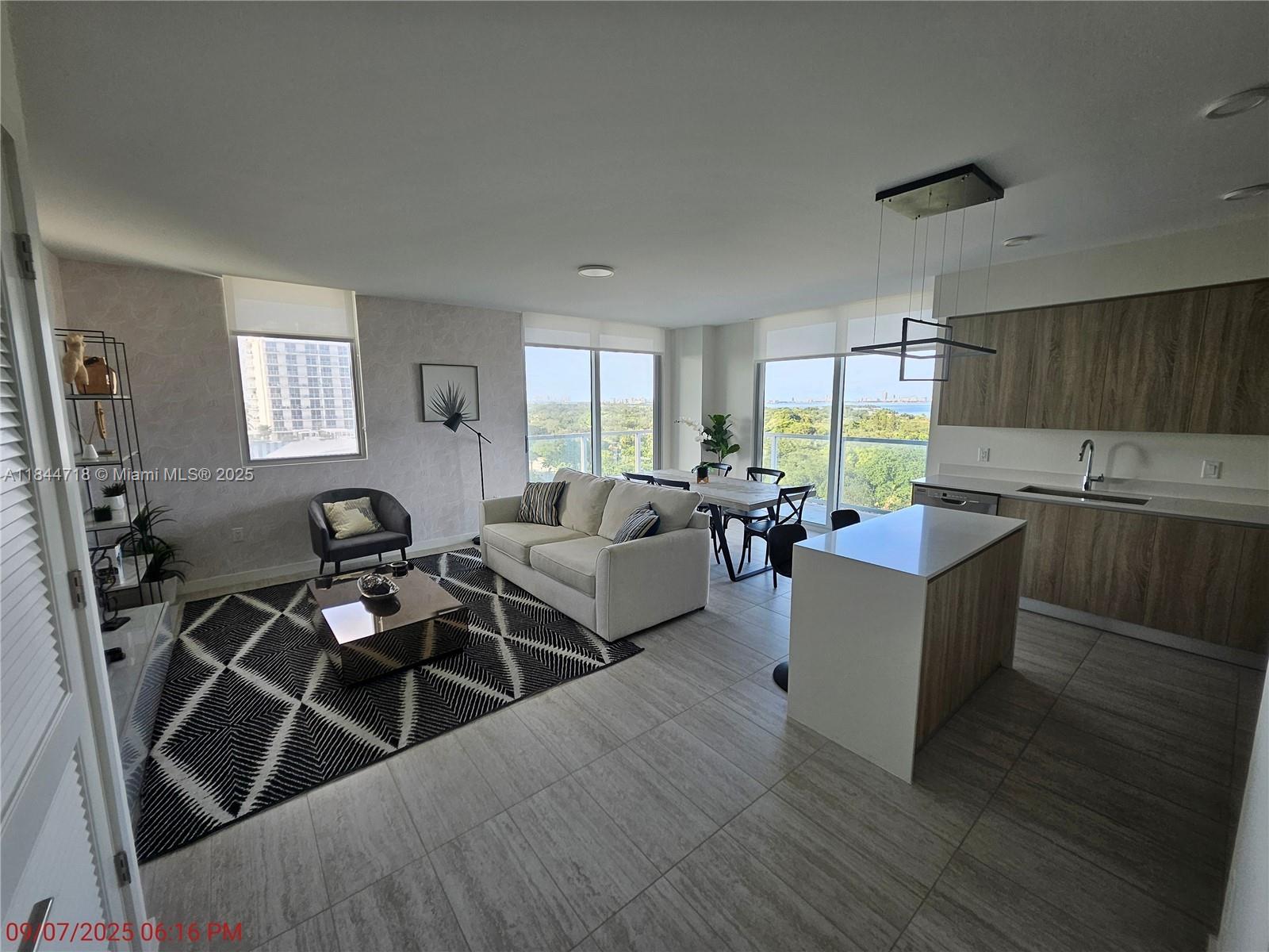 3900 Biscayne Blvd #N-815, Miami FL 33137