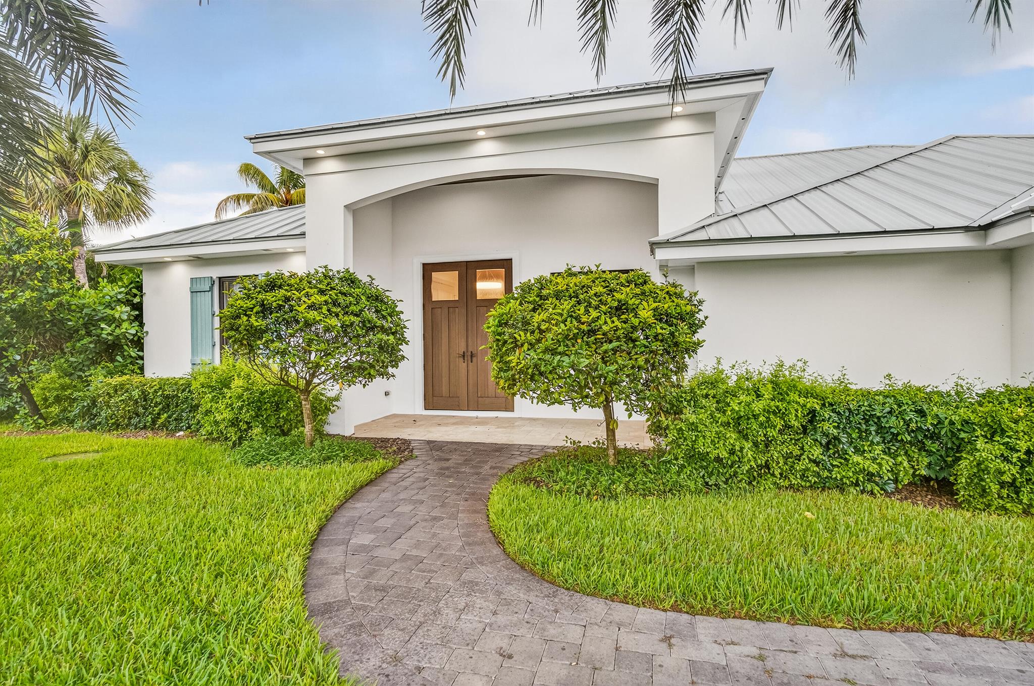 Homes for sale in Vero Beach, FL | 2160 Sanford Court, Vero Beach, FL 32963 | MLS# R11109767