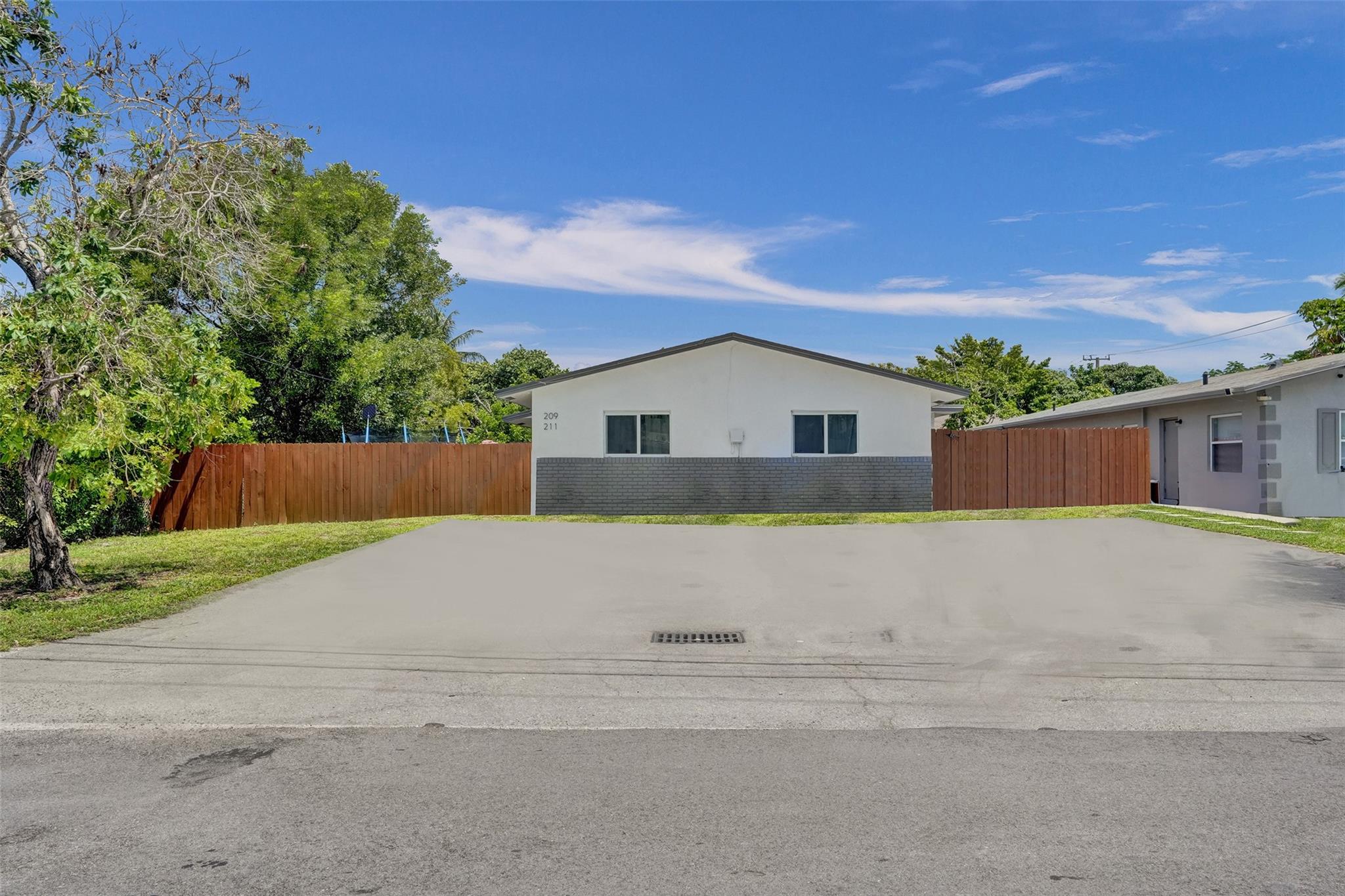 Homes for sale in Pompano Beach, FL | 209 Ne 9th St, Pompano Beach, FL 33060 | MLS# F10516682