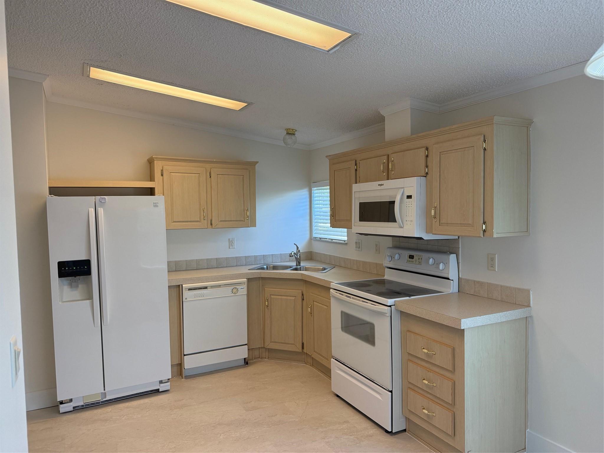 Homes for sale in Davie, FL | 8648 Sw 16th Pl, Davie, FL 33324 | MLS# F10512266