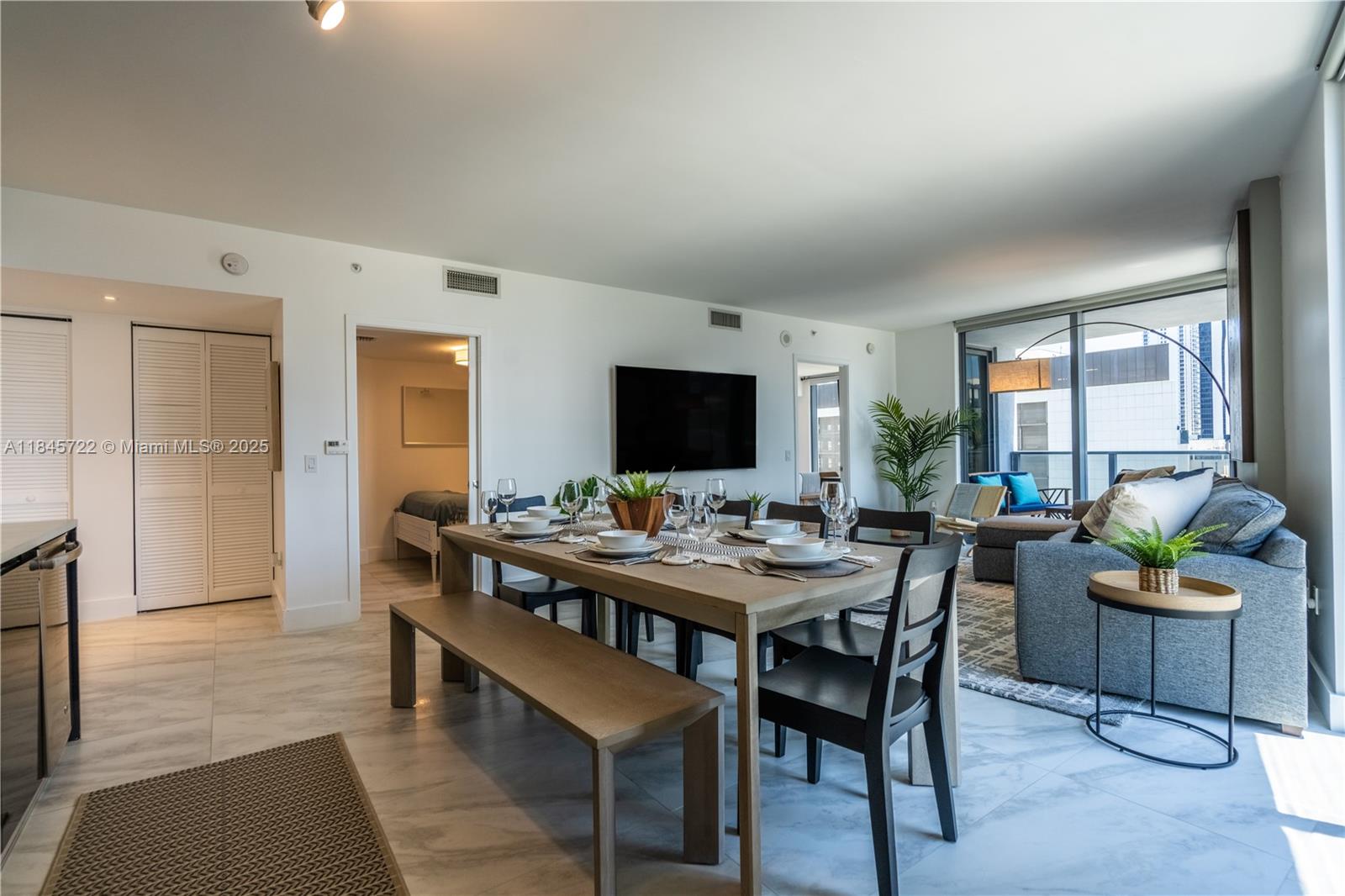 Apartamento para Alugar em Miami, FL