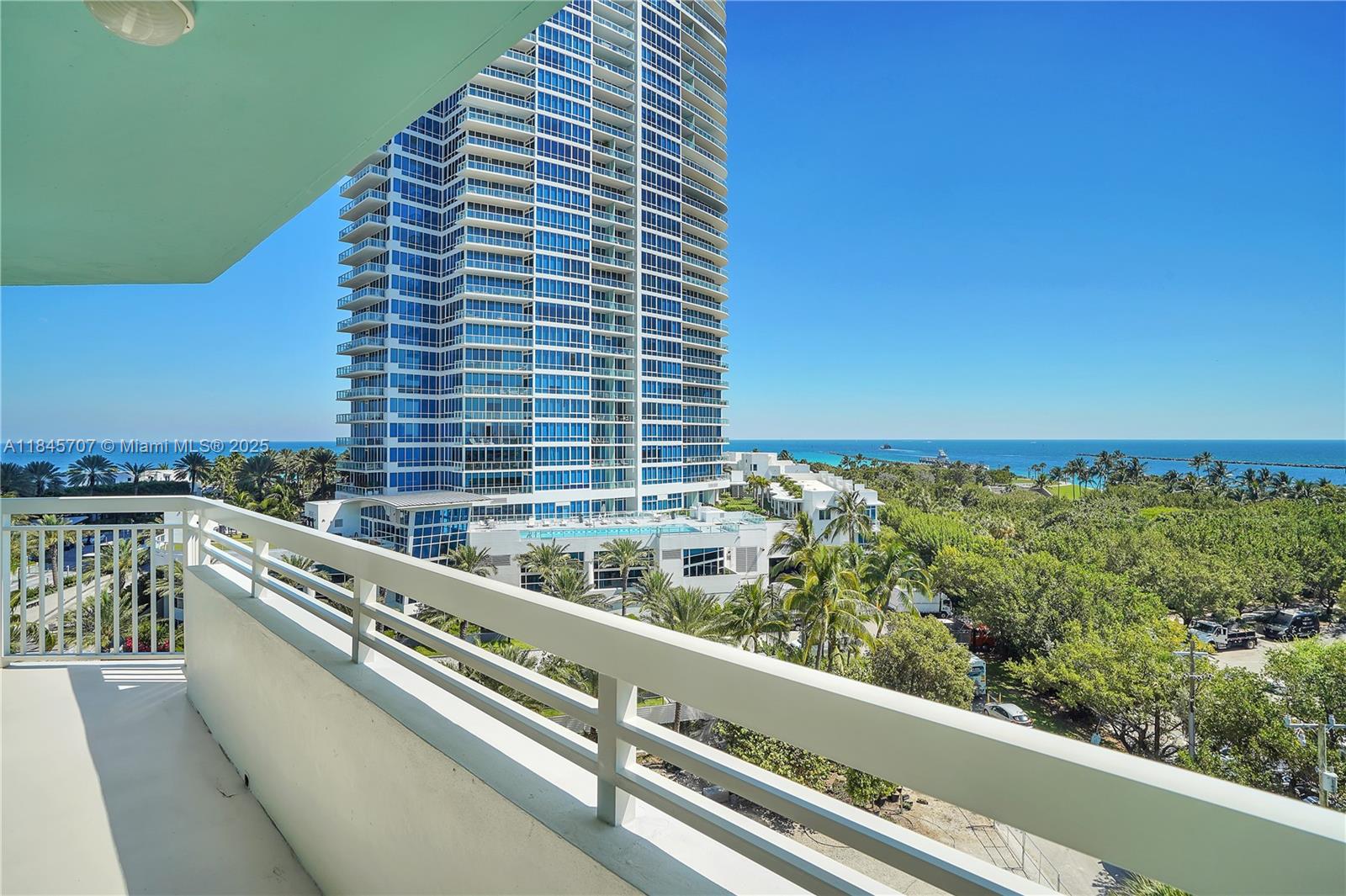 400 S Pointe Dr #704, Miami Beach FL 33139