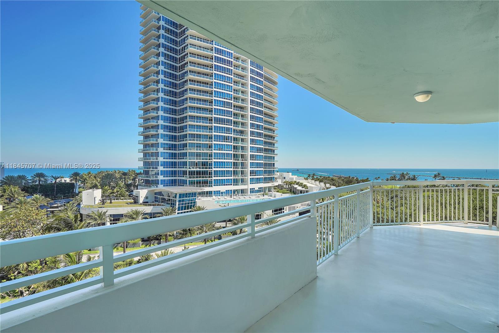 400 S Pointe Dr #704, Miami Beach FL 33139