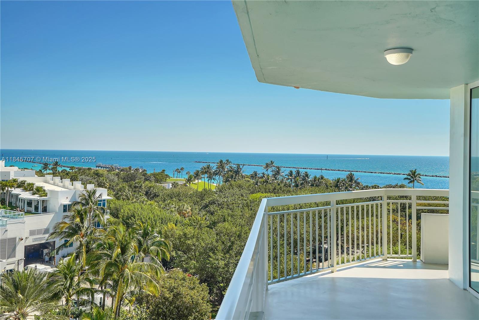 400 S Pointe Dr #704, Miami Beach FL 33139
