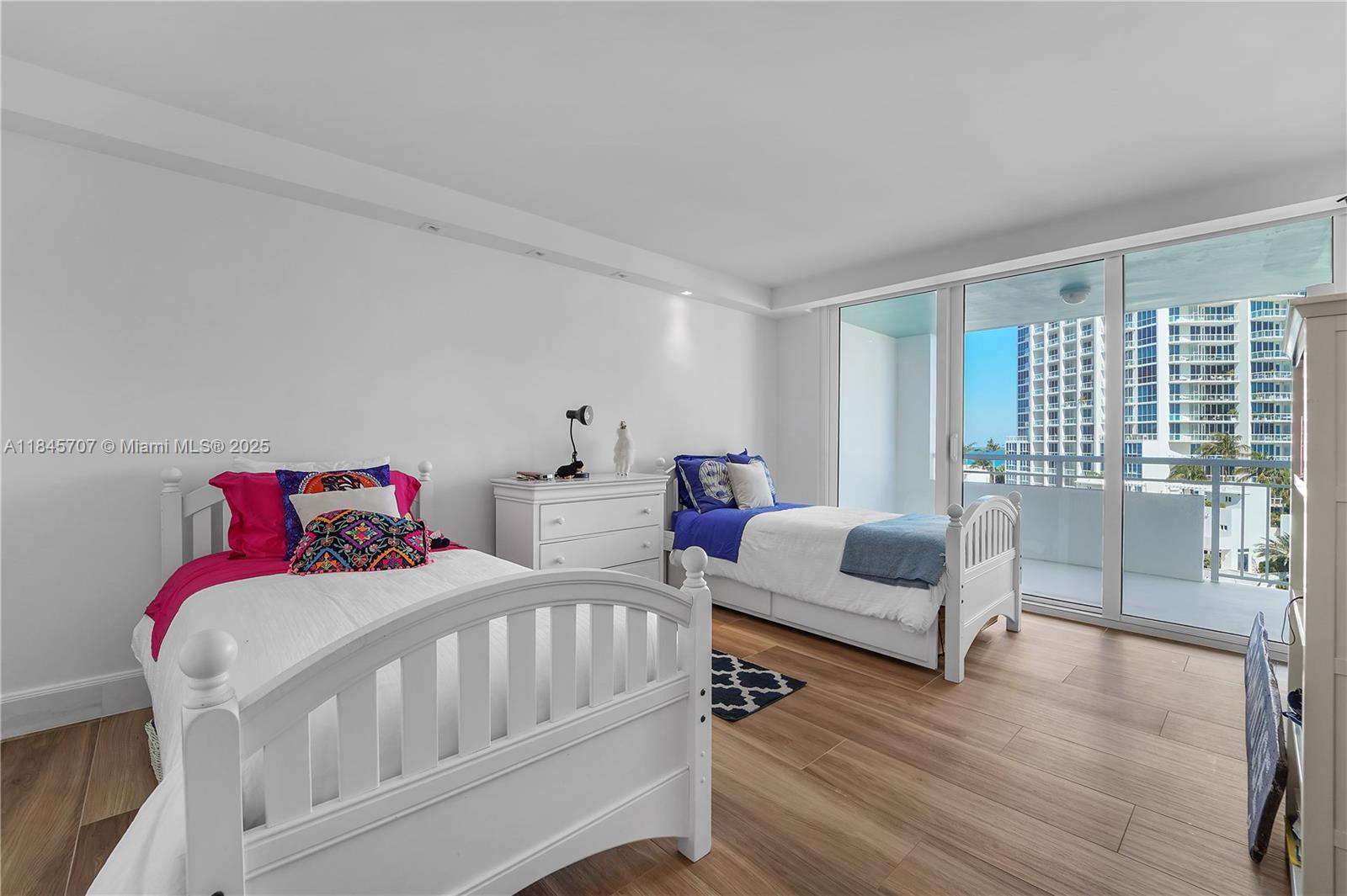 400 S Pointe Dr #704, Miami Beach FL 33139