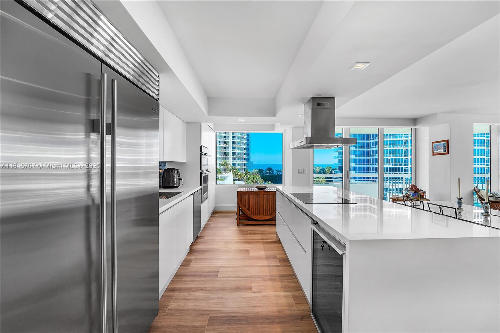 400 S Pointe Dr #704, Miami Beach FL 33139