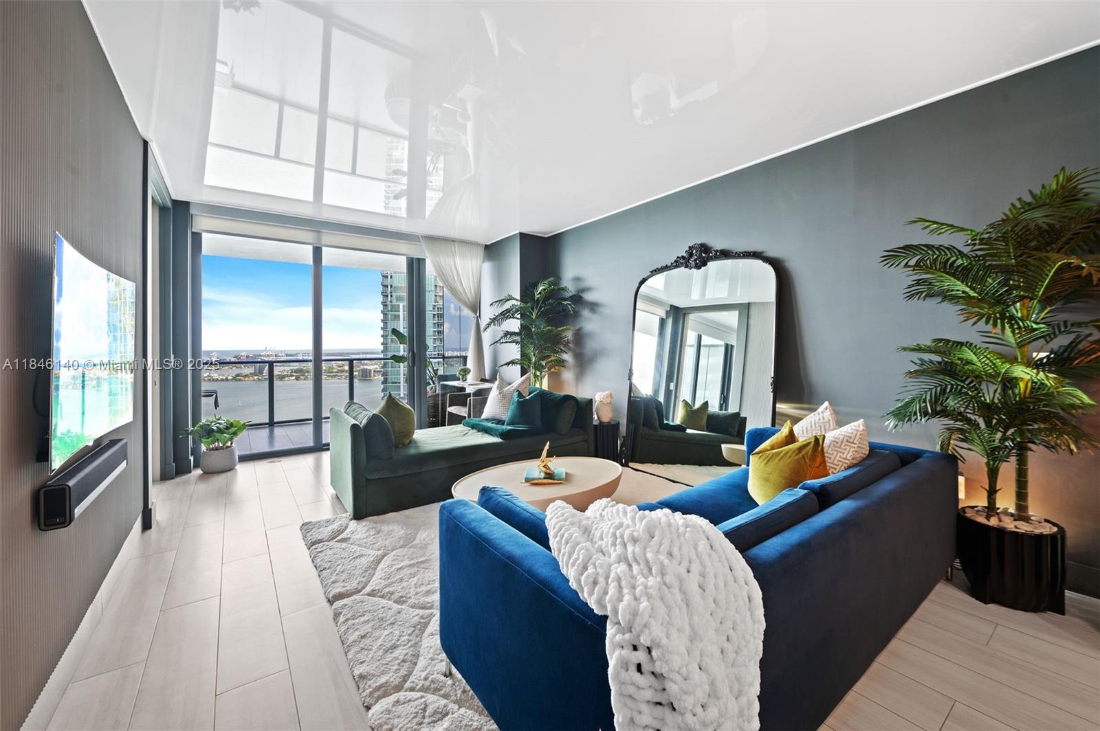 Condo for Sale in Miami, FL