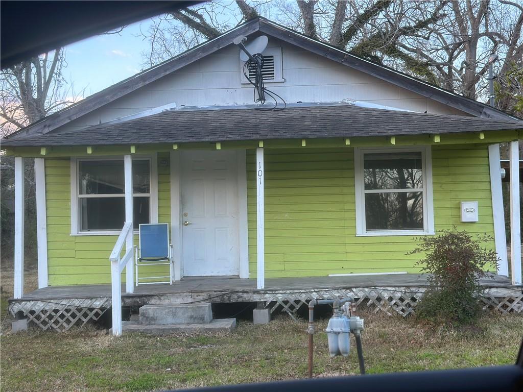 Homes for sale in Hammond, LA | 1011 E Coleman Dr, Hammond, LA 70403 | MLS# 2513147