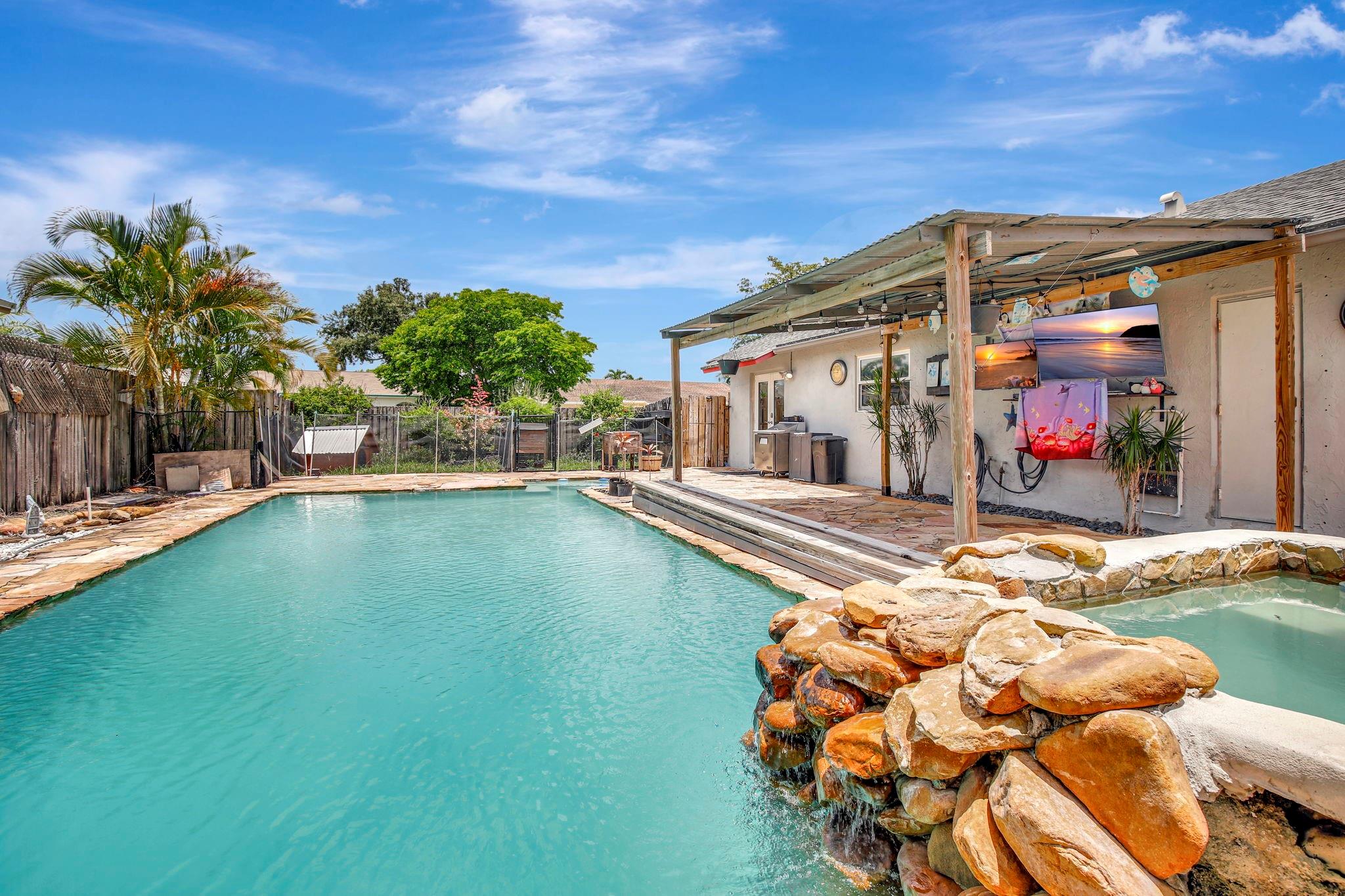 2081 Nw 107th Ter Sunrise FL 33322 | F10516465