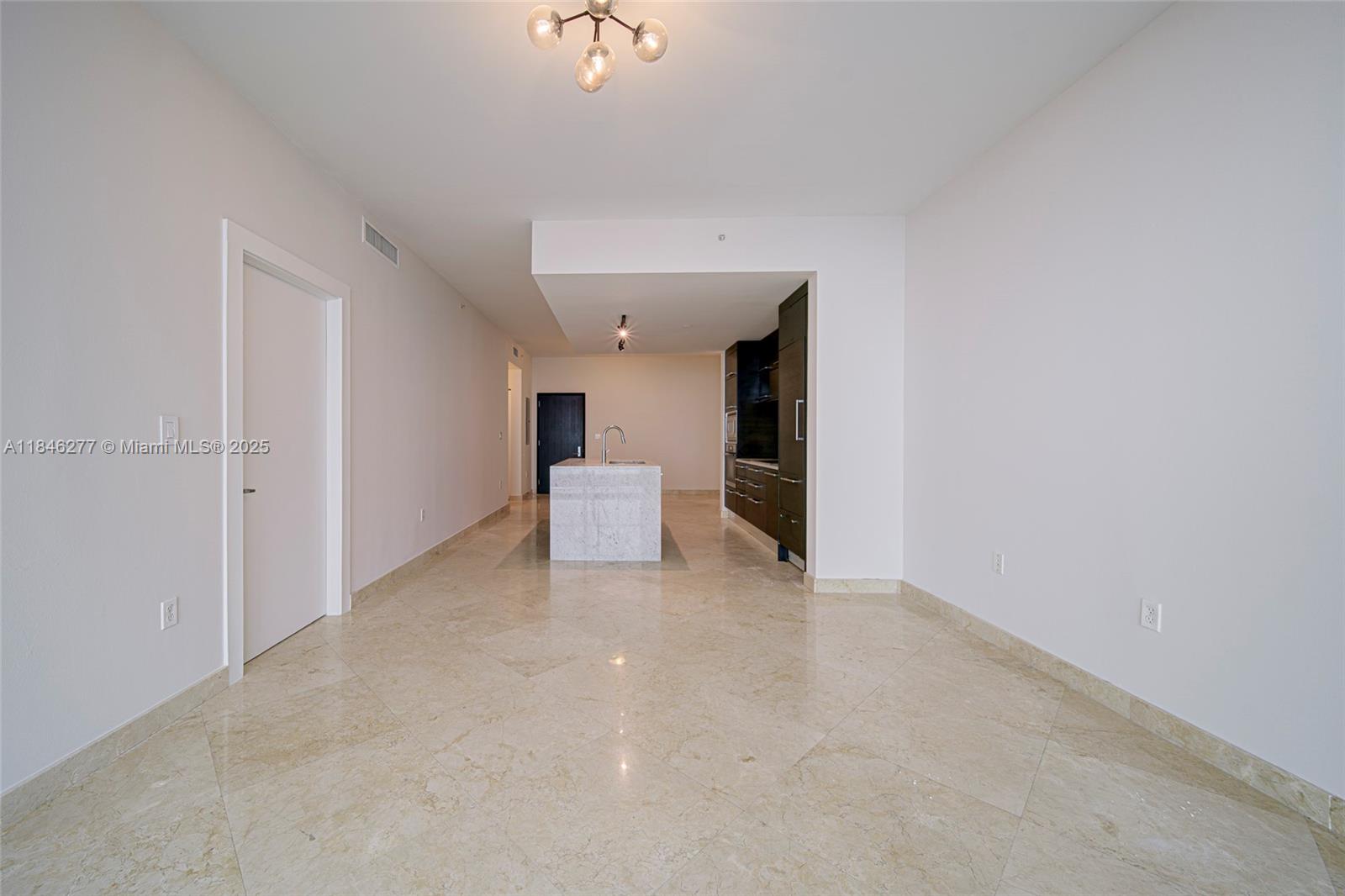 900 Biscayne Blvd #5203, Miami FL 33132