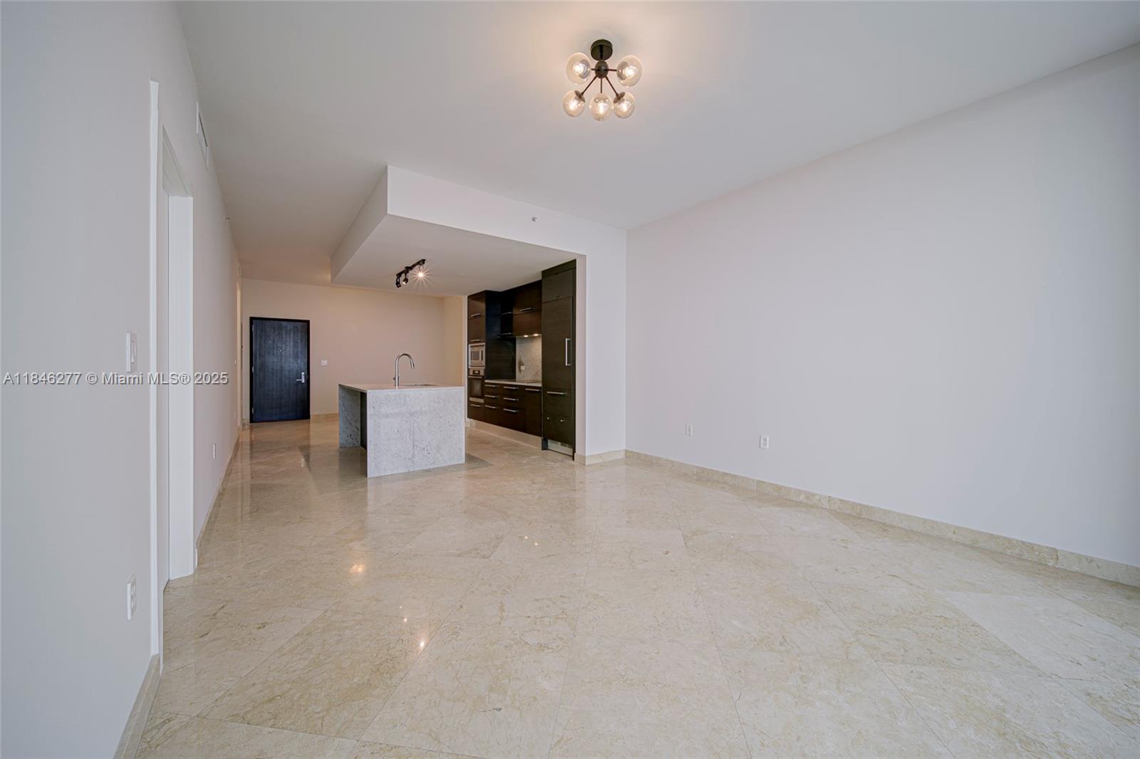 900 Biscayne Blvd #5203, Miami FL 33132