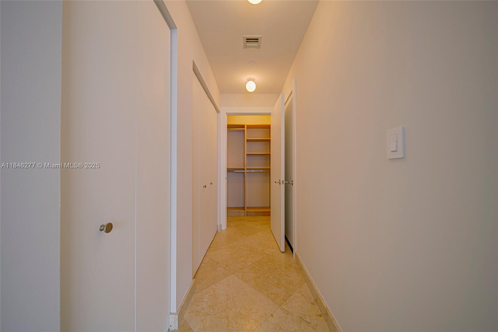 900 Biscayne Blvd #5203, Miami FL 33132
