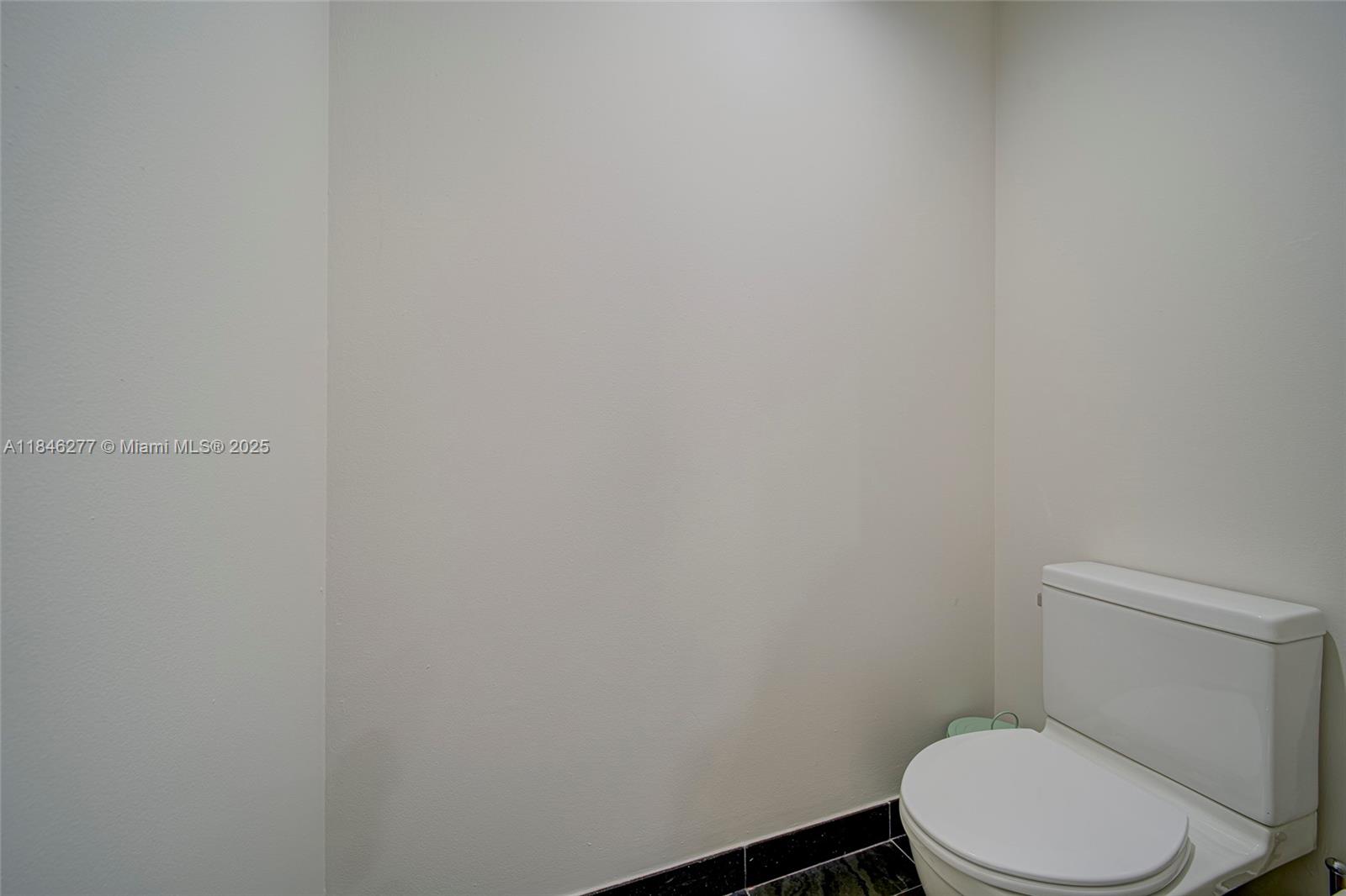 900 Biscayne Blvd #5203, Miami FL 33132