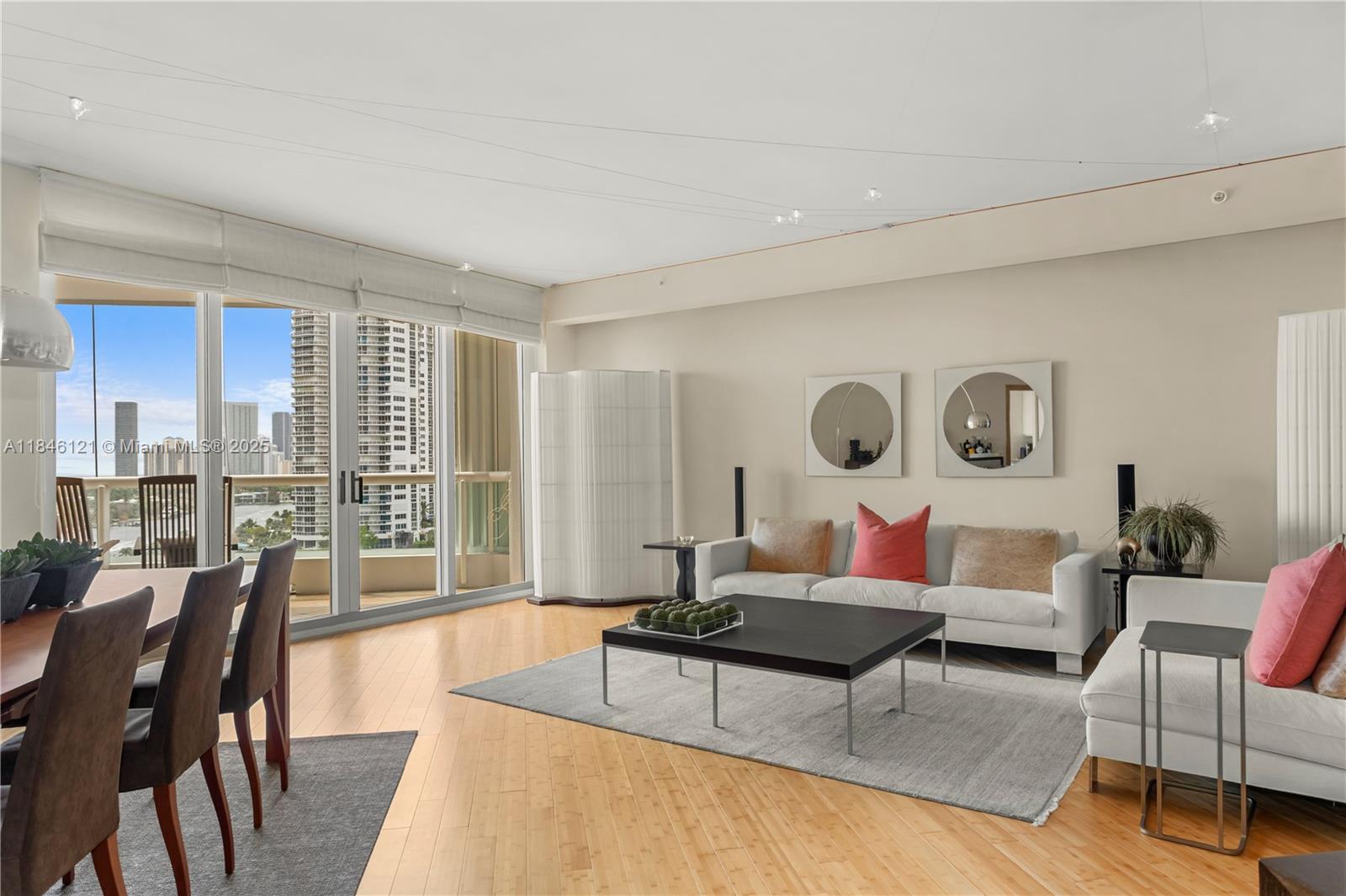 listing main picture