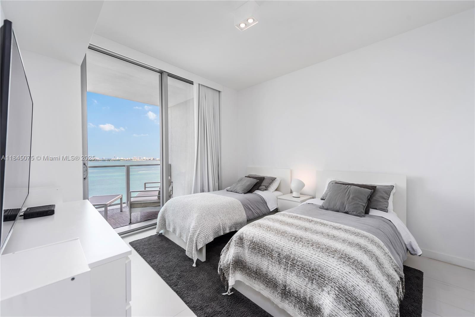 2900 NE 7th Ave #2003, Miami FL 33137