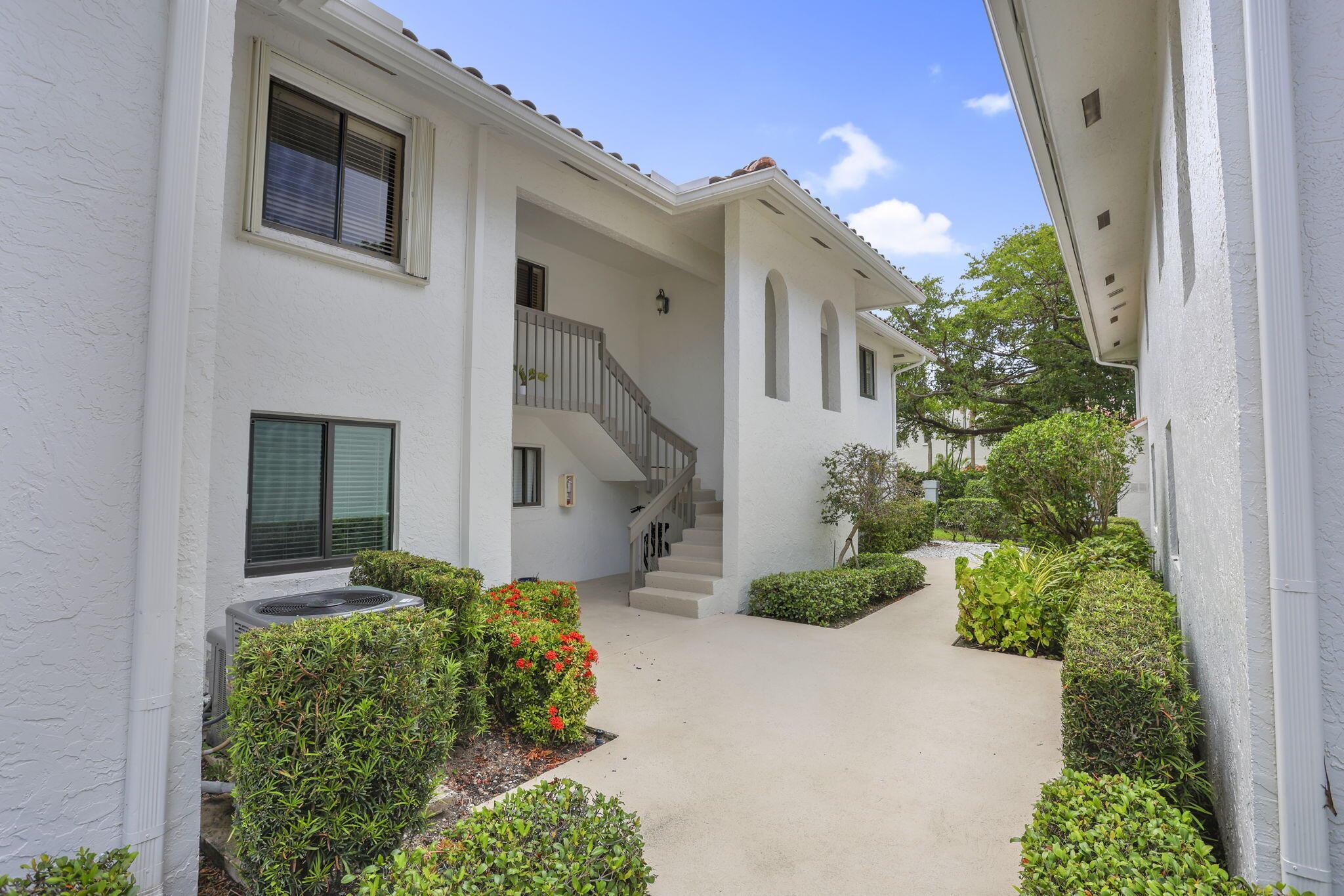 Homes for sale in Delray Beach, FL | 100 Pelican Pointe Dr #102, Delray Beach, FL 33483 | MLS# R11110154