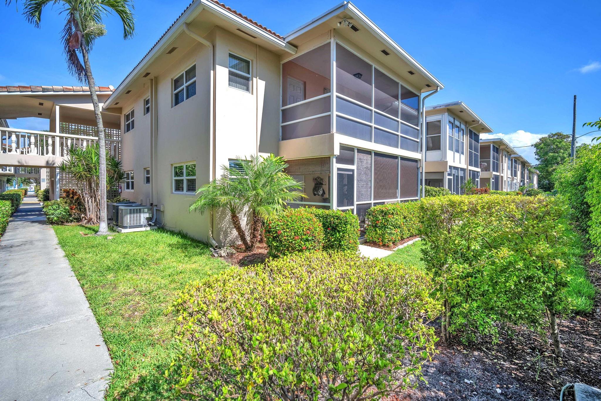 Homes for sale in Lighthouse Point, FL | 2131 Ne 42nd Ct #104e, Lighthouse Point, FL 33064 | MLS# F10516652