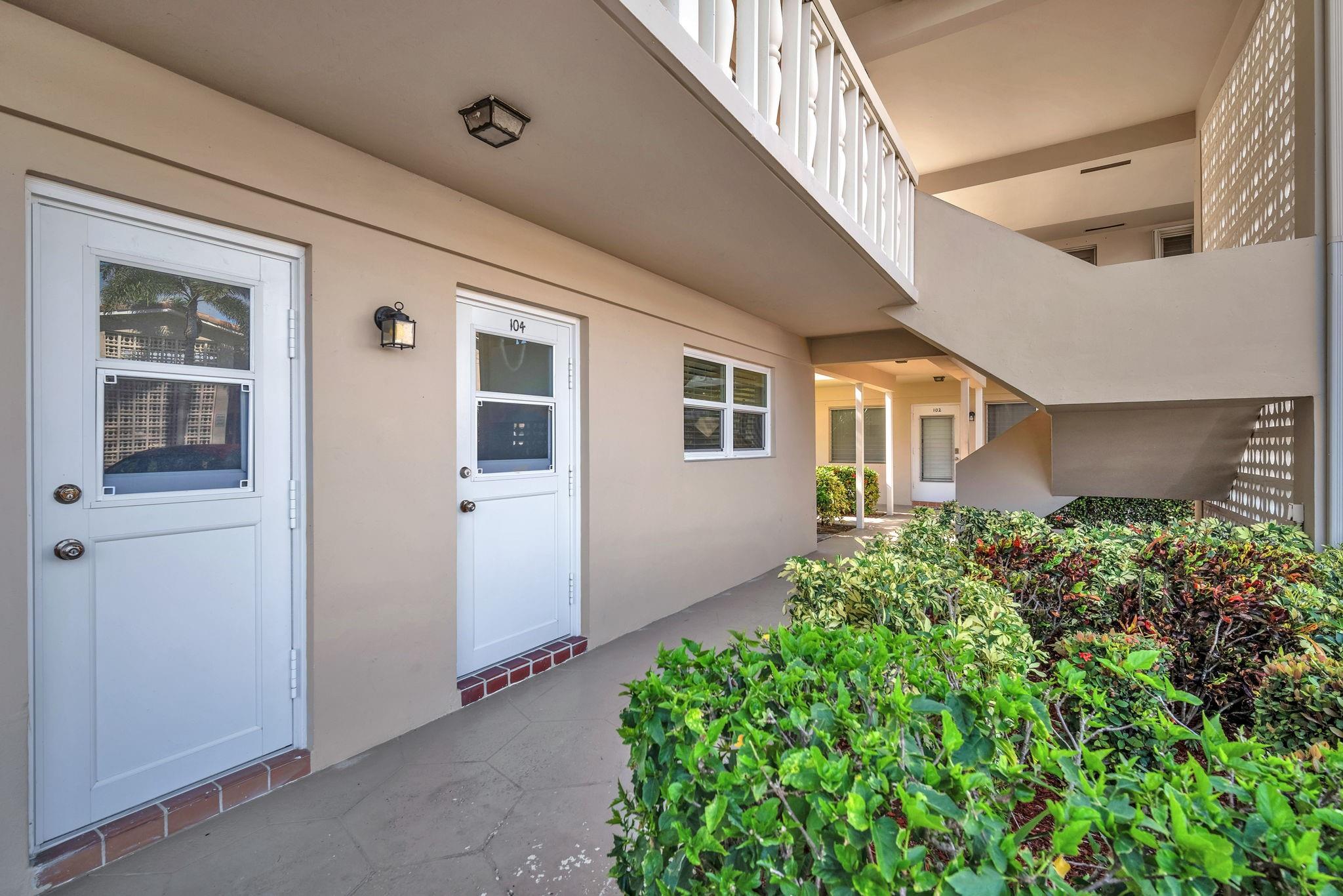 Homes for sale in Lighthouse Point, FL | 2131 Ne 42nd Ct #104e, Lighthouse Point, FL 33064 | MLS# F10516652