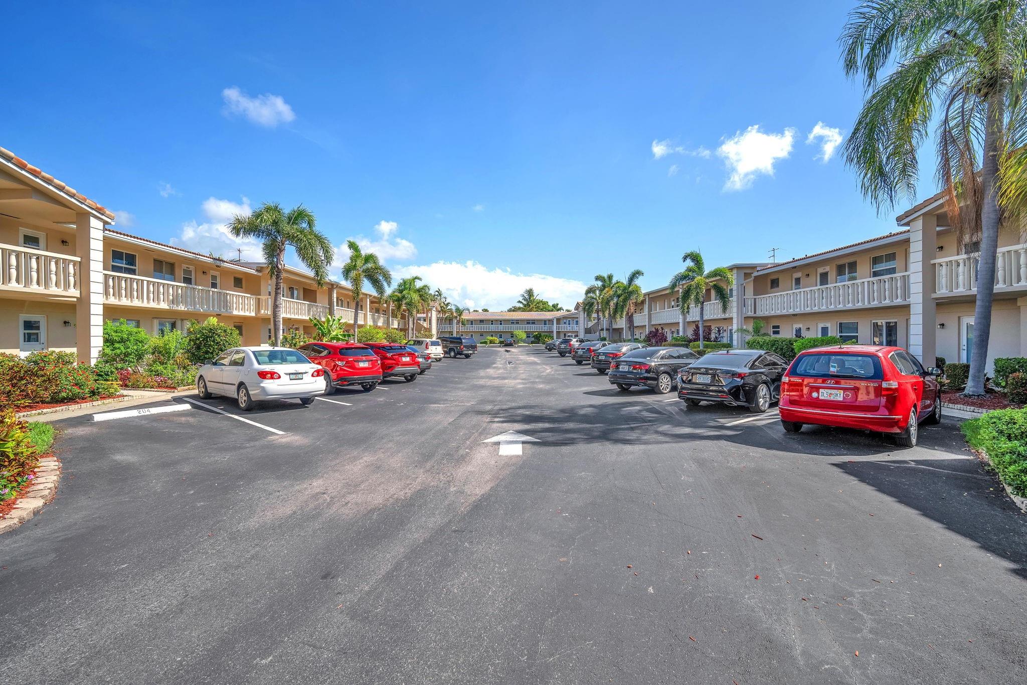 Homes for sale in Lighthouse Point, FL | 2131 Ne 42nd Ct #104e, Lighthouse Point, FL 33064 | MLS# F10516652