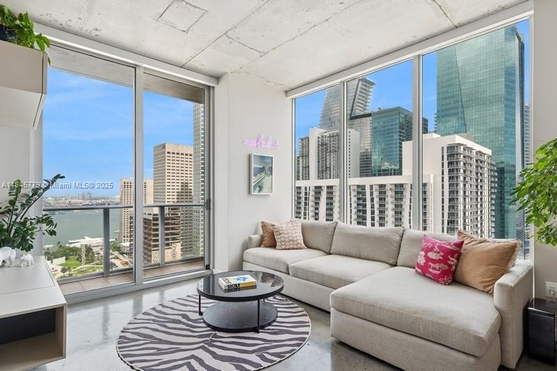 Condo for Sale in Miami, FL