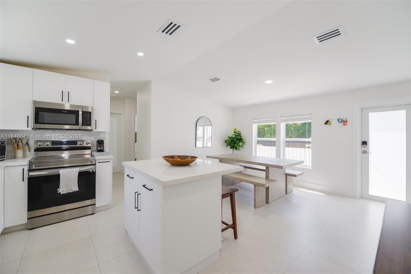 Homes for sale in Key Largo, FL | 11 Mockingbird Rd, Key Largo, FL 33037 | MLS# A11846642