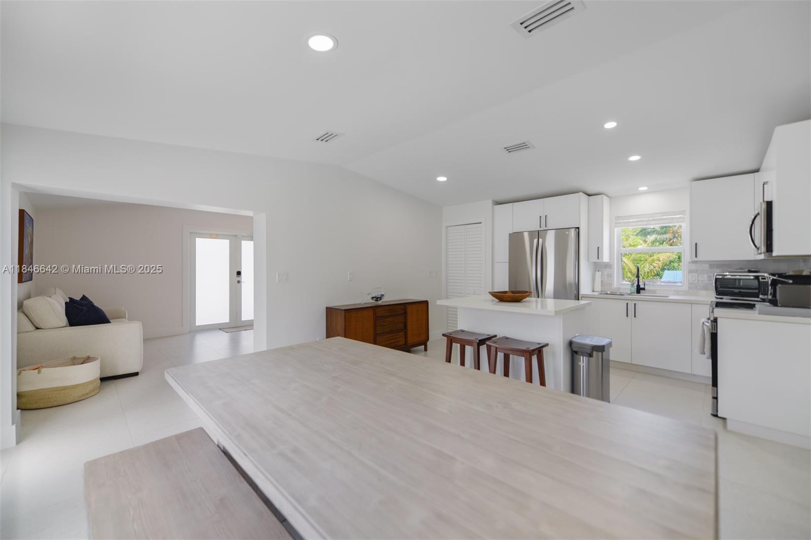 Homes for sale in Key Largo, FL | 11 Mockingbird Rd, Key Largo, FL 33037 | MLS# A11846642