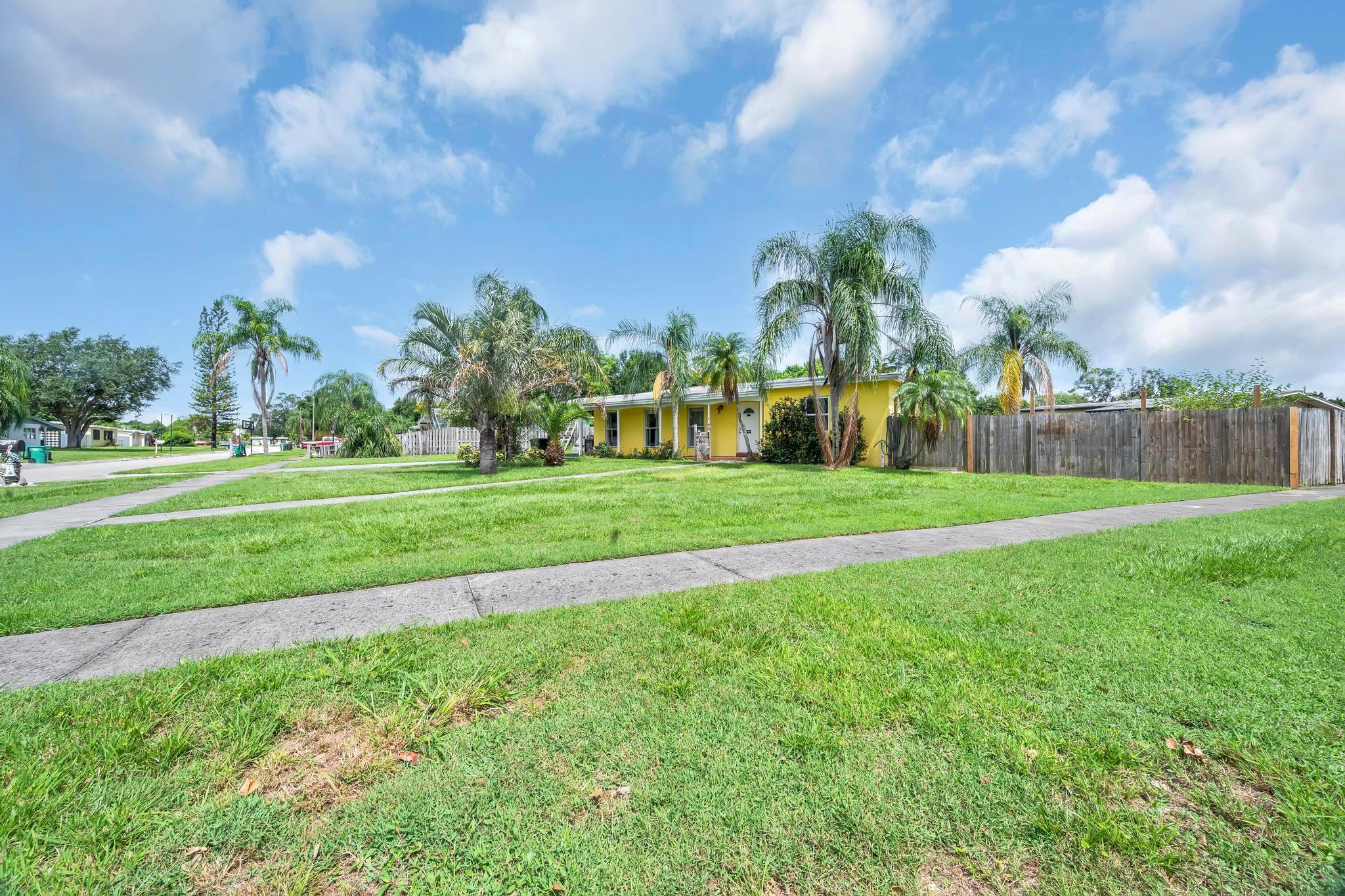 Homes for sale in Port St Lucie, FL | 105 Se Castana Court, Port St Lucie, FL 34983 | MLS# R11110215