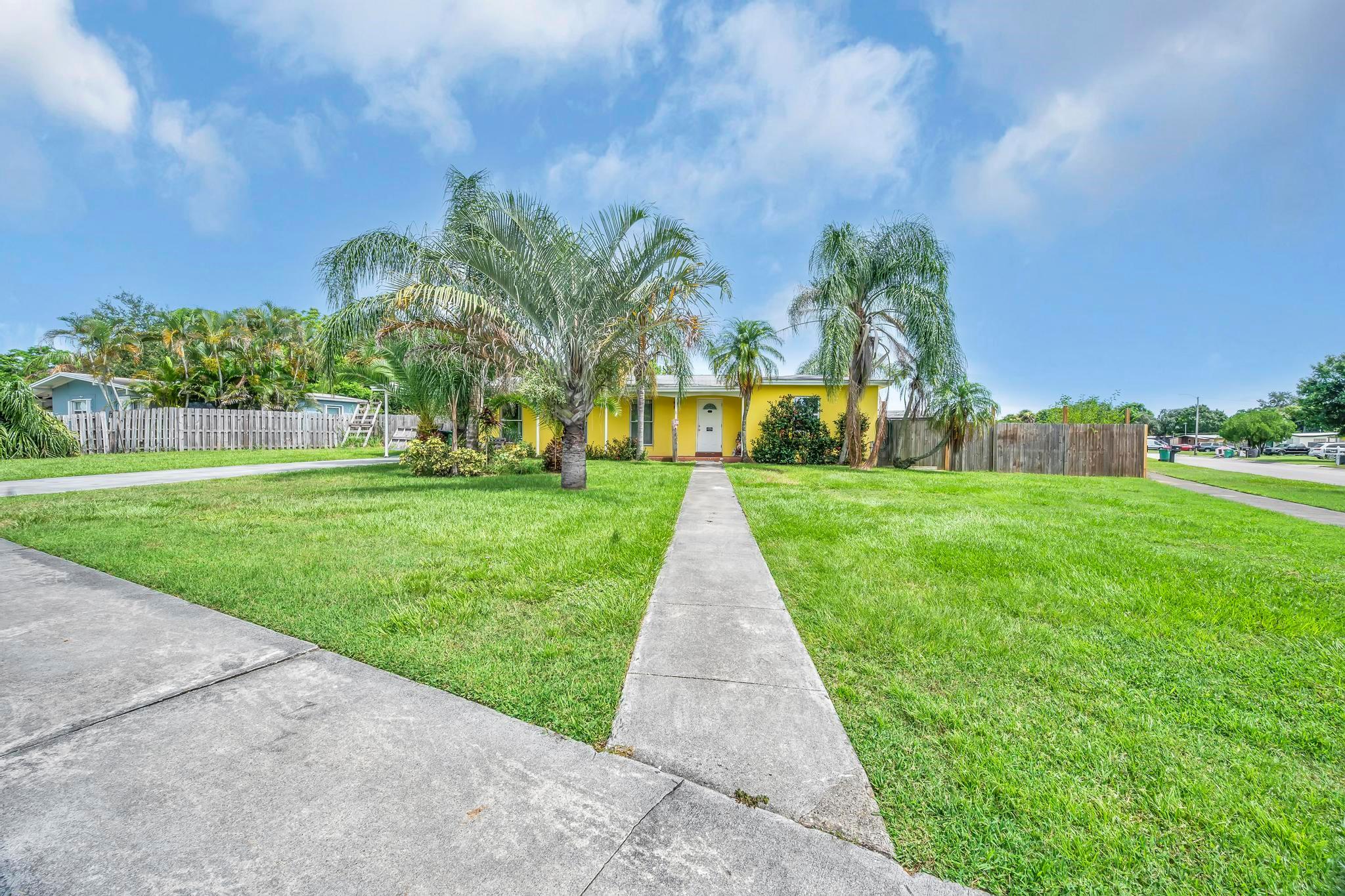 Homes for sale in Port St Lucie, FL | 105 Se Castana Court, Port St Lucie, FL 34983 | MLS# R11110215