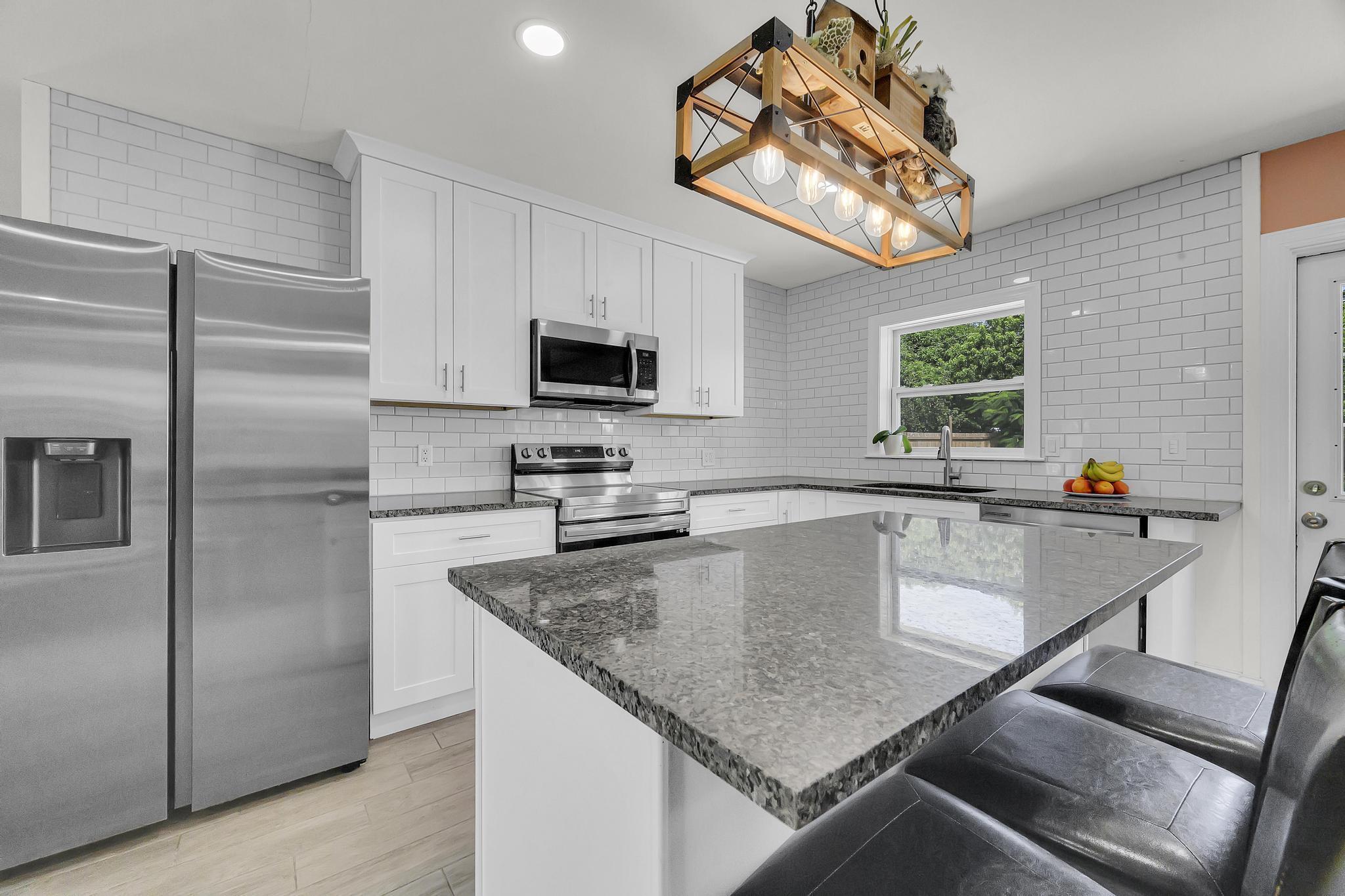 Homes for sale in Port St Lucie, FL | 105 Se Castana Court, Port St Lucie, FL 34983 | MLS# R11110215