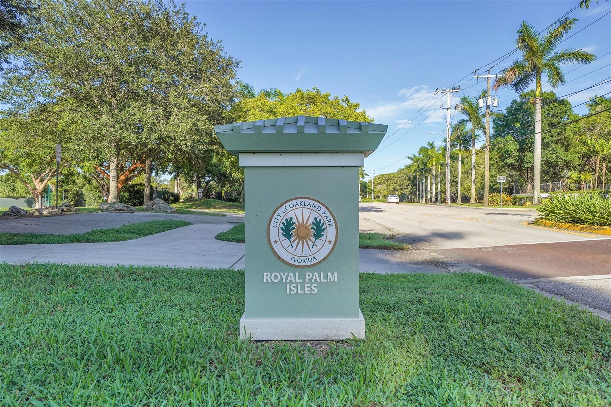 Homes for sale in Oakland Park, FL | 1736 Nw 38th St, Oakland Park, FL 33309 | MLS# F10516376