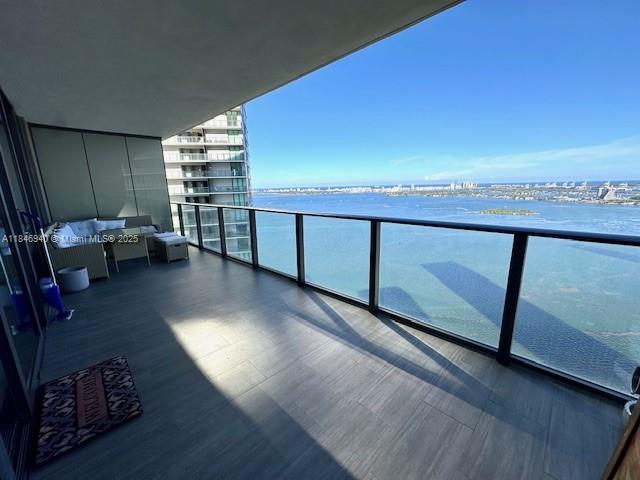 Condo for Sale in Miami, FL