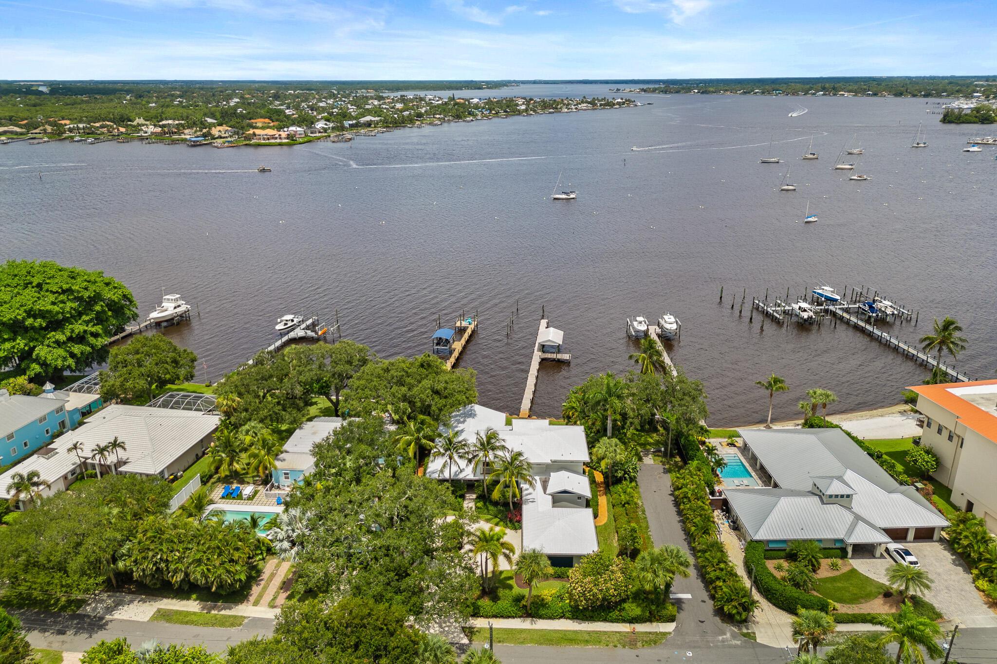 Homes for sale in Stuart, FL | 700 Sw St Lucie Crescent, Stuart, FL 34994 | MLS# R11110399