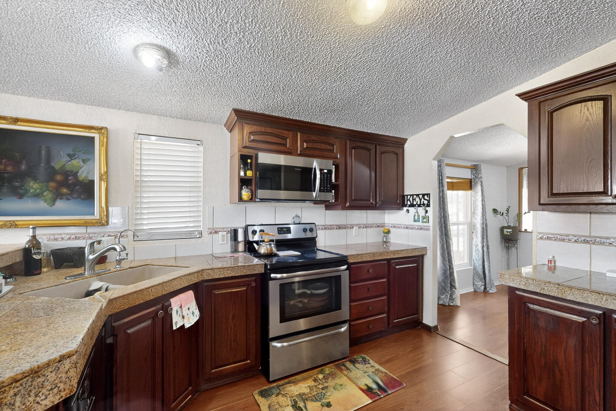 Homes for sale in Albuquerque, NM | 6916 Ray Ln Sw, Albuquerque, NM 87121 | MLS# 1088480